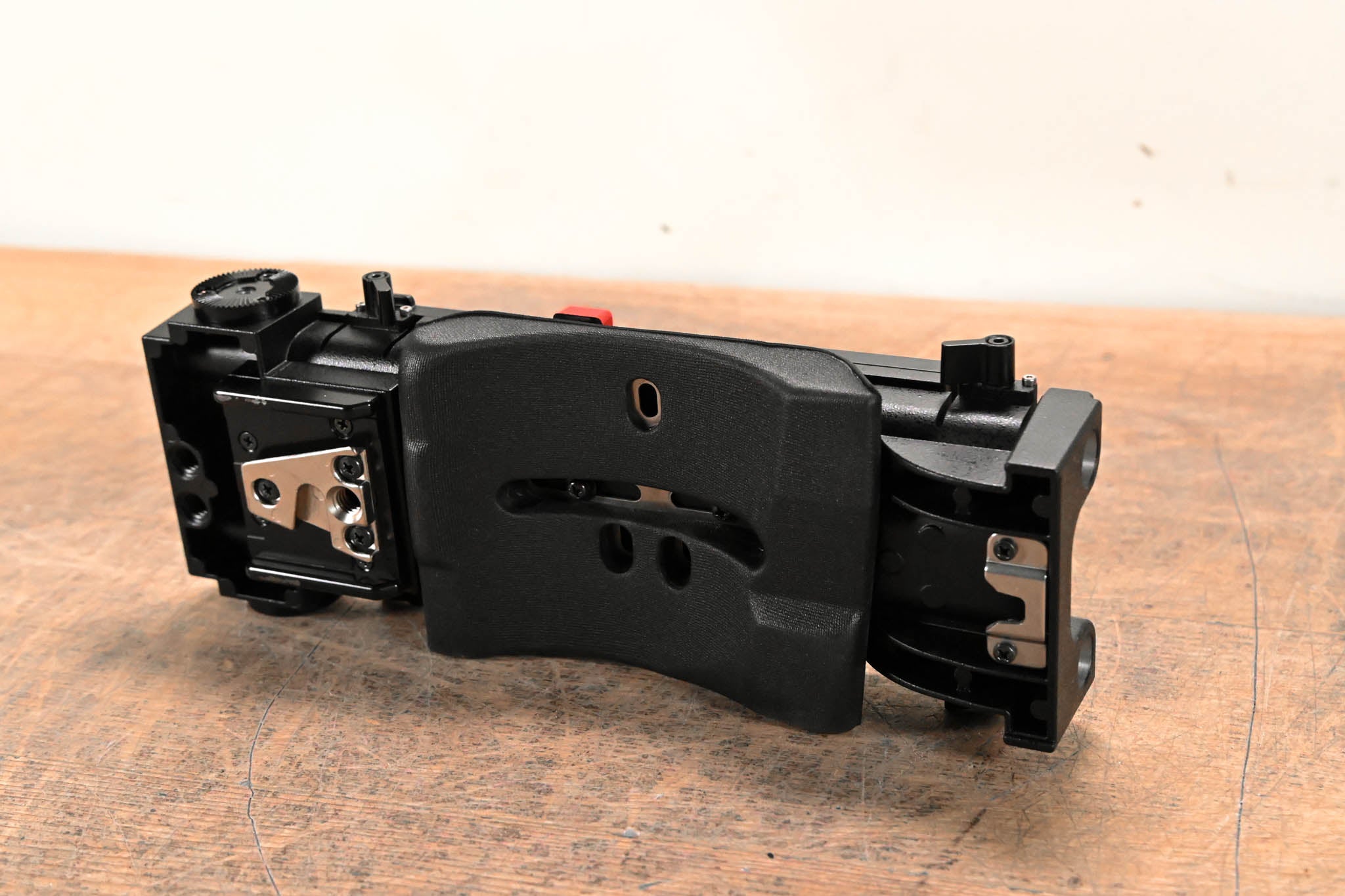 Panasonic AU-VSHL2G Cinema-Style Shoulder Mount for VariCam LT