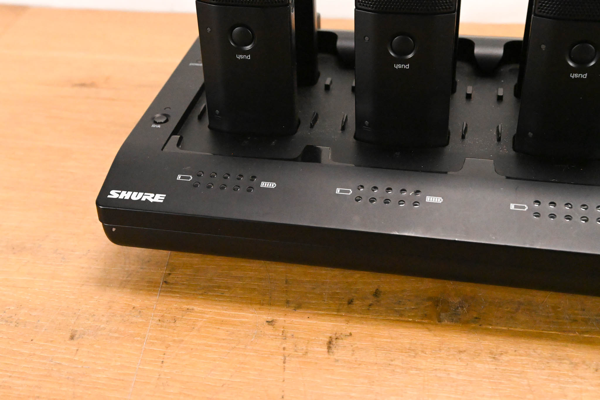 Shure MXWNCS8 Charging Station w/ MXW6 Boundary Mics (NO POWER SUPPLY)