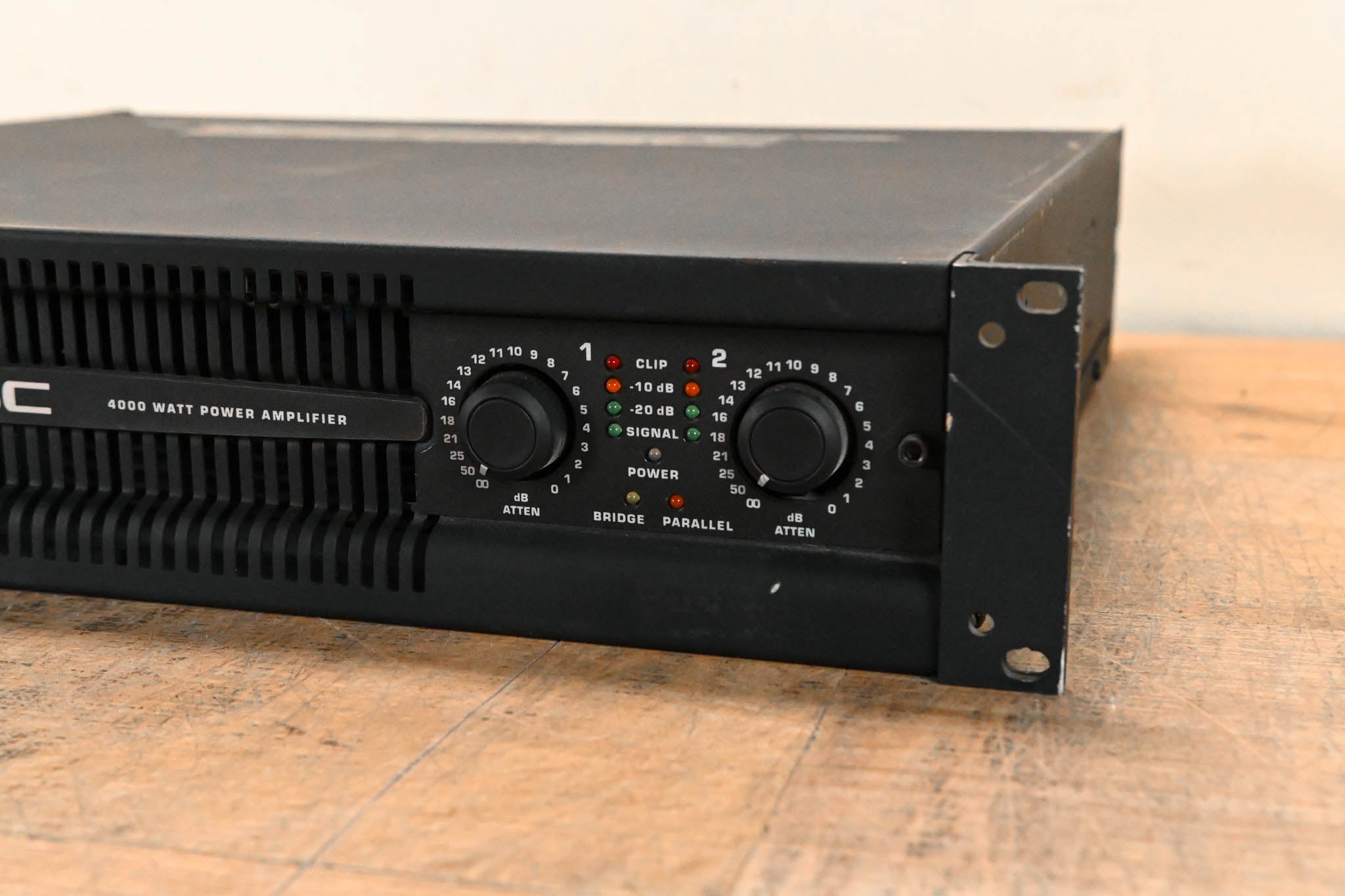 QSC PL340 Powerlight 3 Series 2-Channel Power Amplifier