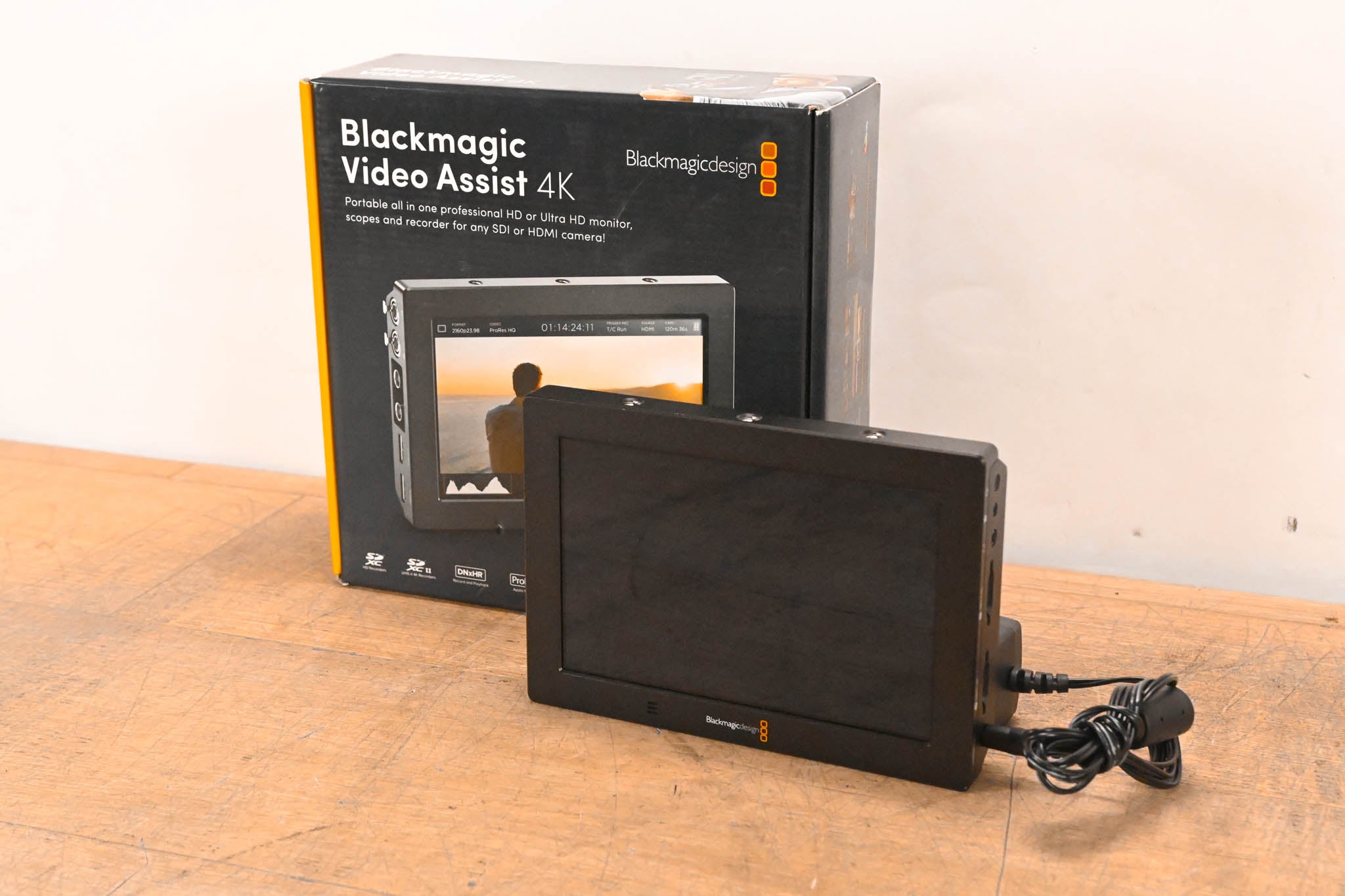 Blackmagic Design Video Assist 4K 7" Monitor/Recorder