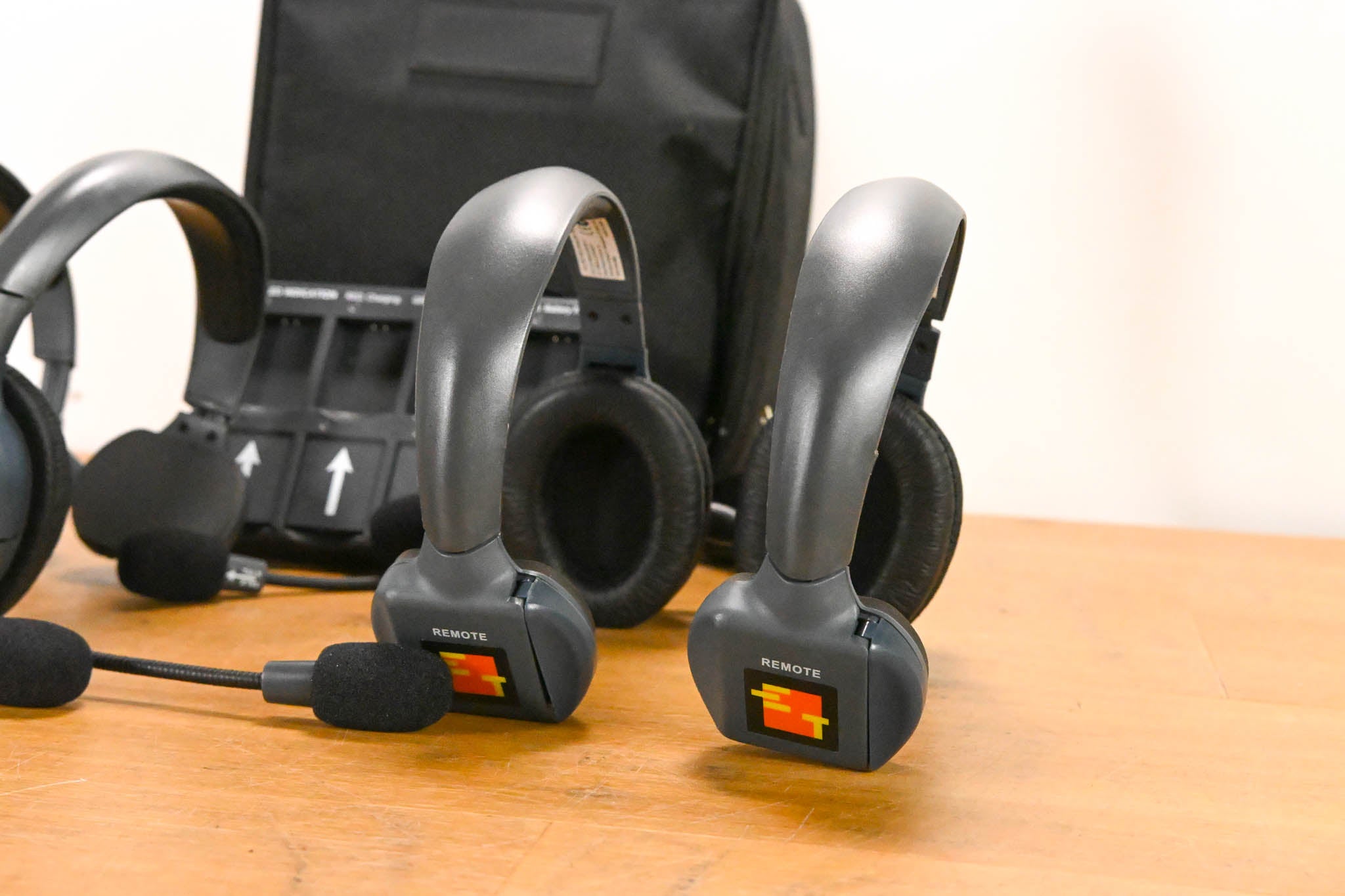 Eartec UltraLITE HD 4-User Wireless Intercom System