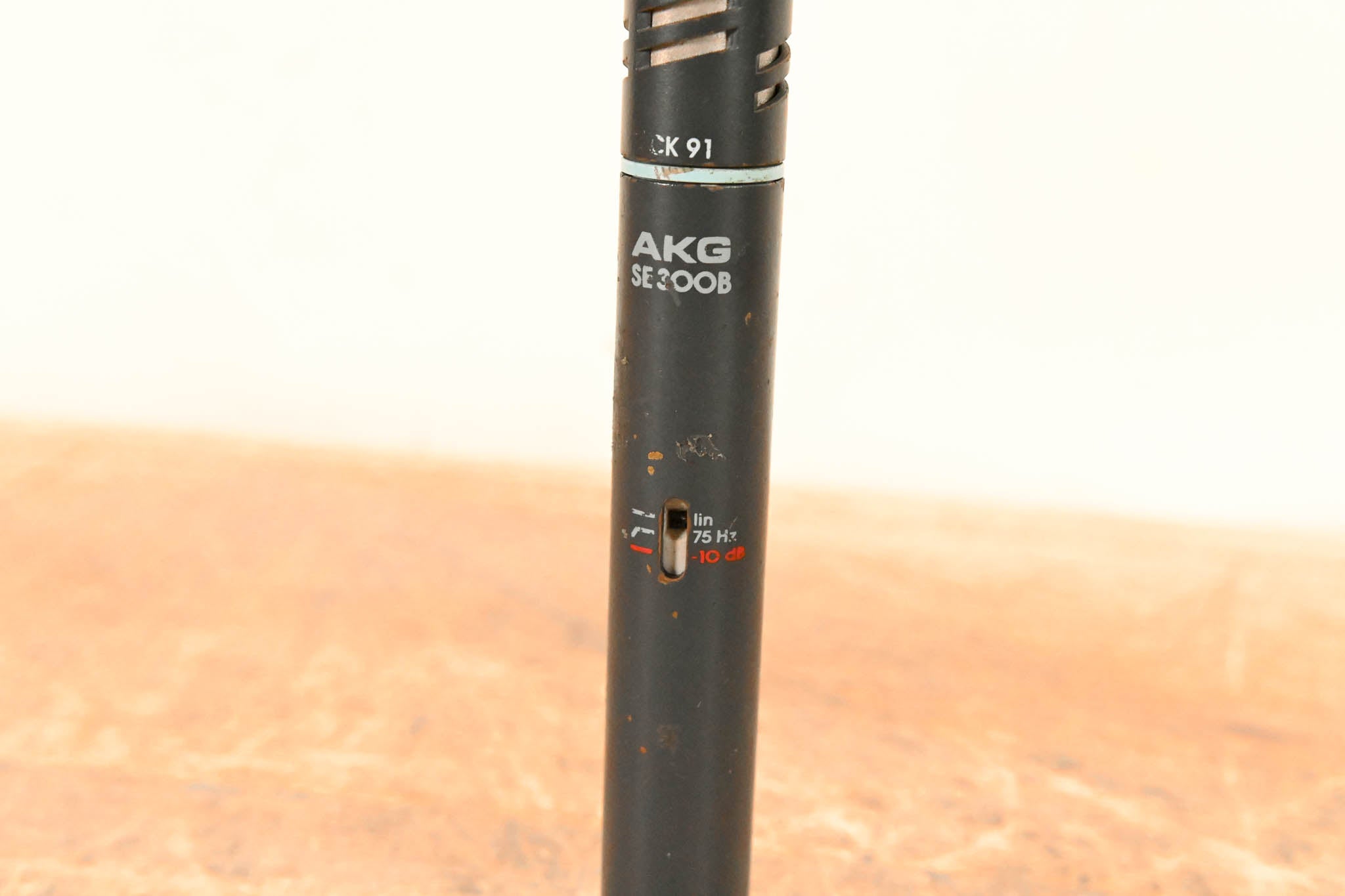 AKG SE300 B Condenser Instrument Microphone with CK91 Cardioid Capsule