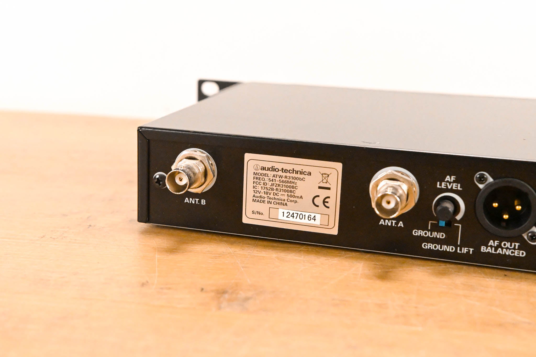 Audio-Technica ATW-R3100bC Receiver w/AEW-T4100 Mic: 541-566MHz (NO PSU)