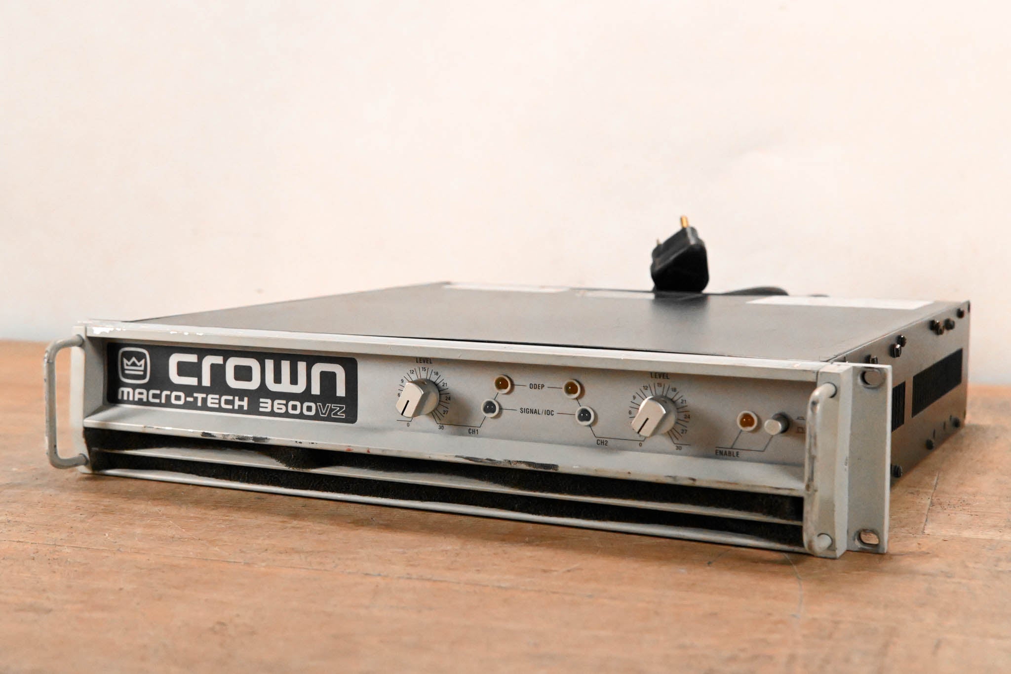 Crown Macro-Tech 3600VZ 2-Channel Power Amplifier