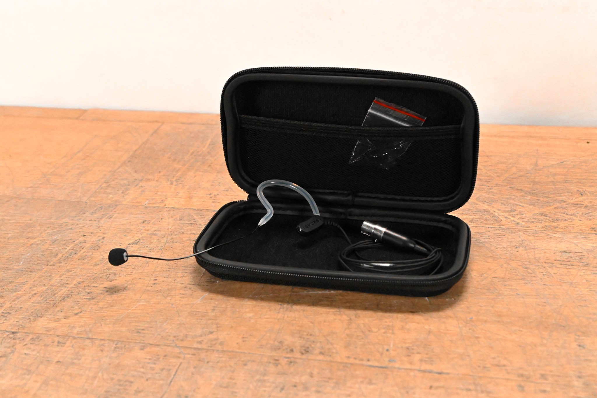 Shure MX153B/O-TQG Earset Headworn Microphone