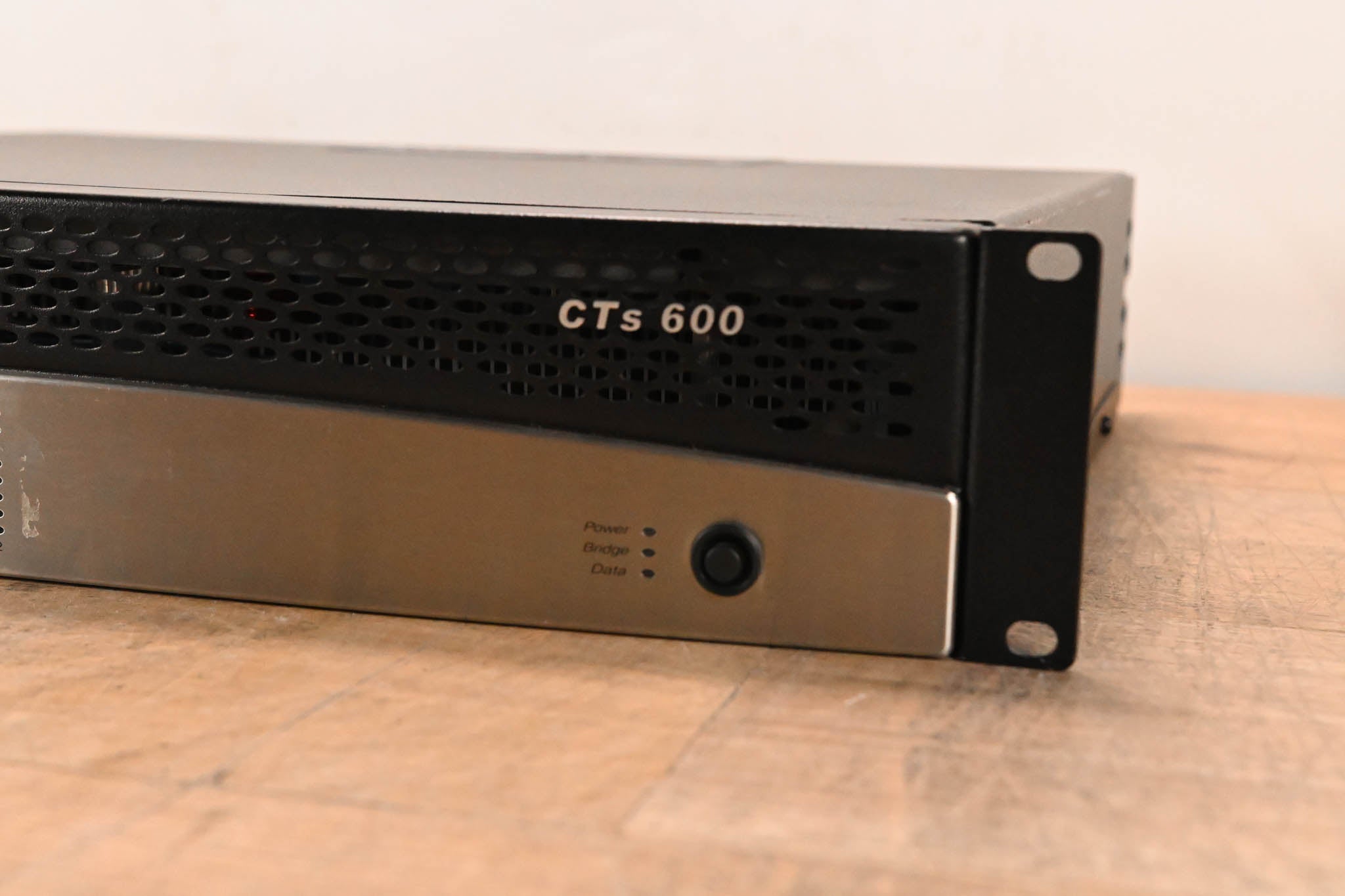 Crown CTs 600 Two-Channel 300W Power Amplifier