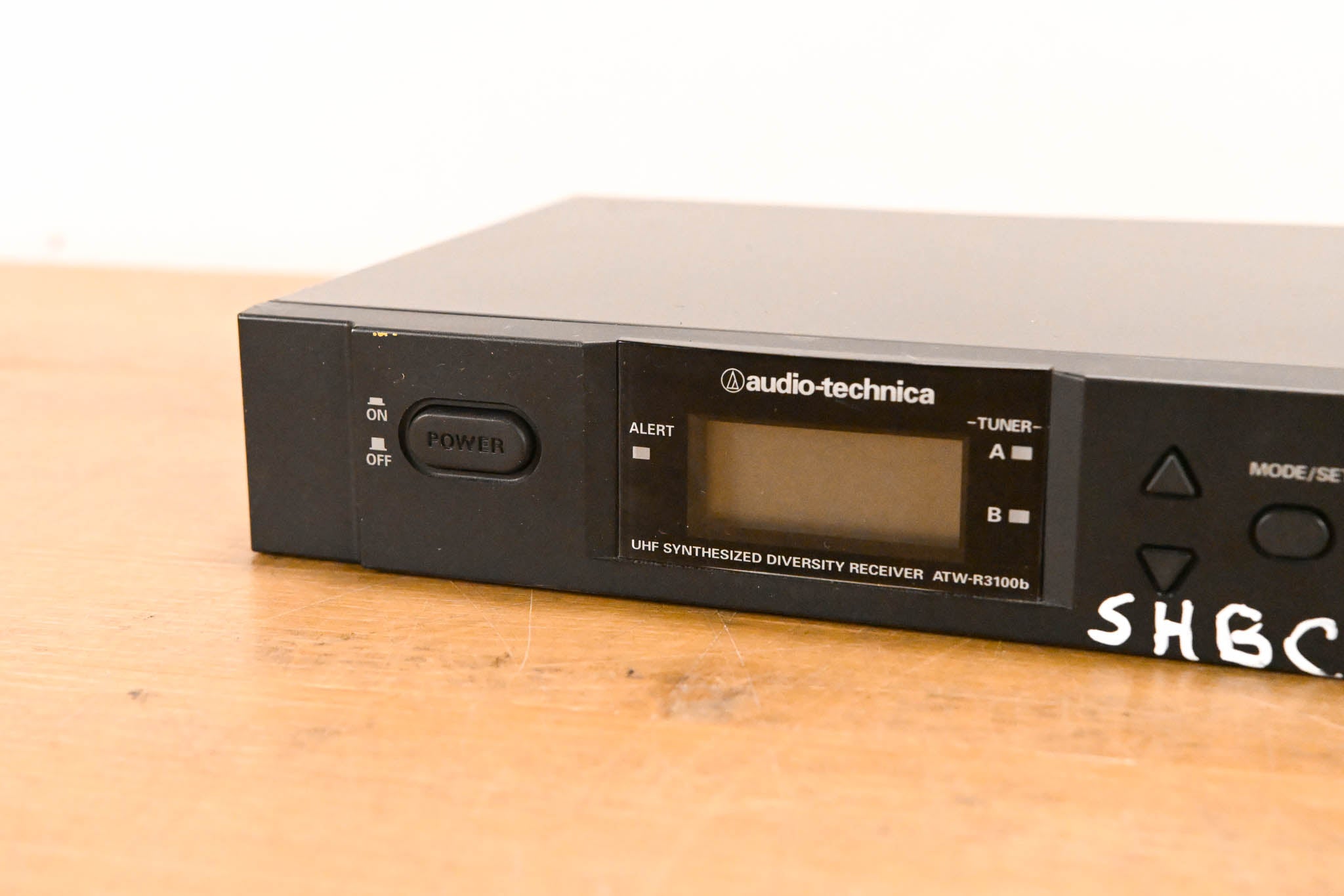 Audio-Technica ATW-R3100bC Receiver w/AEW-T4100 Mic: 541-566MHz (NO PSU)