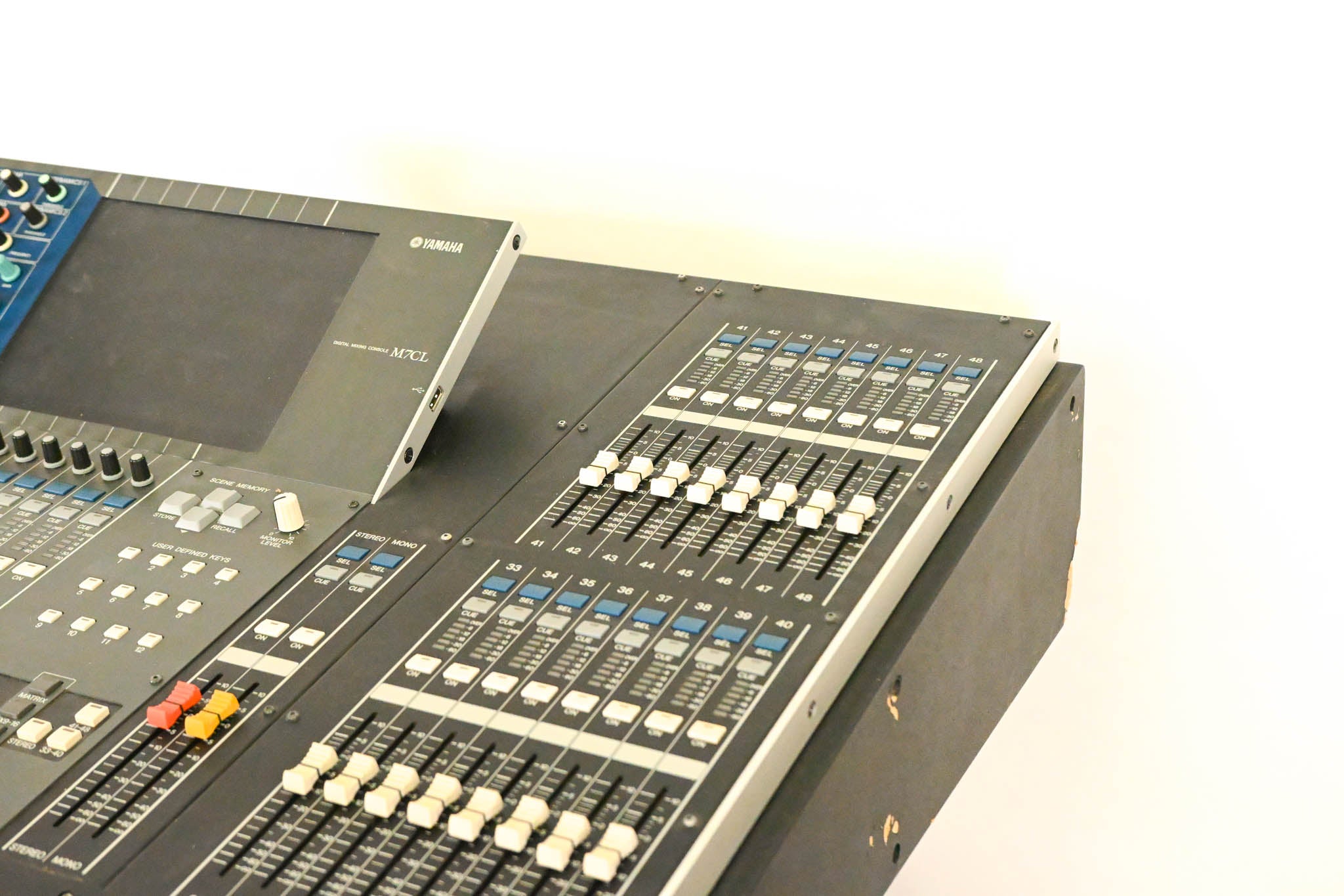 Yamaha M7CL-48 48-Channel Digital Audio Mixing Console