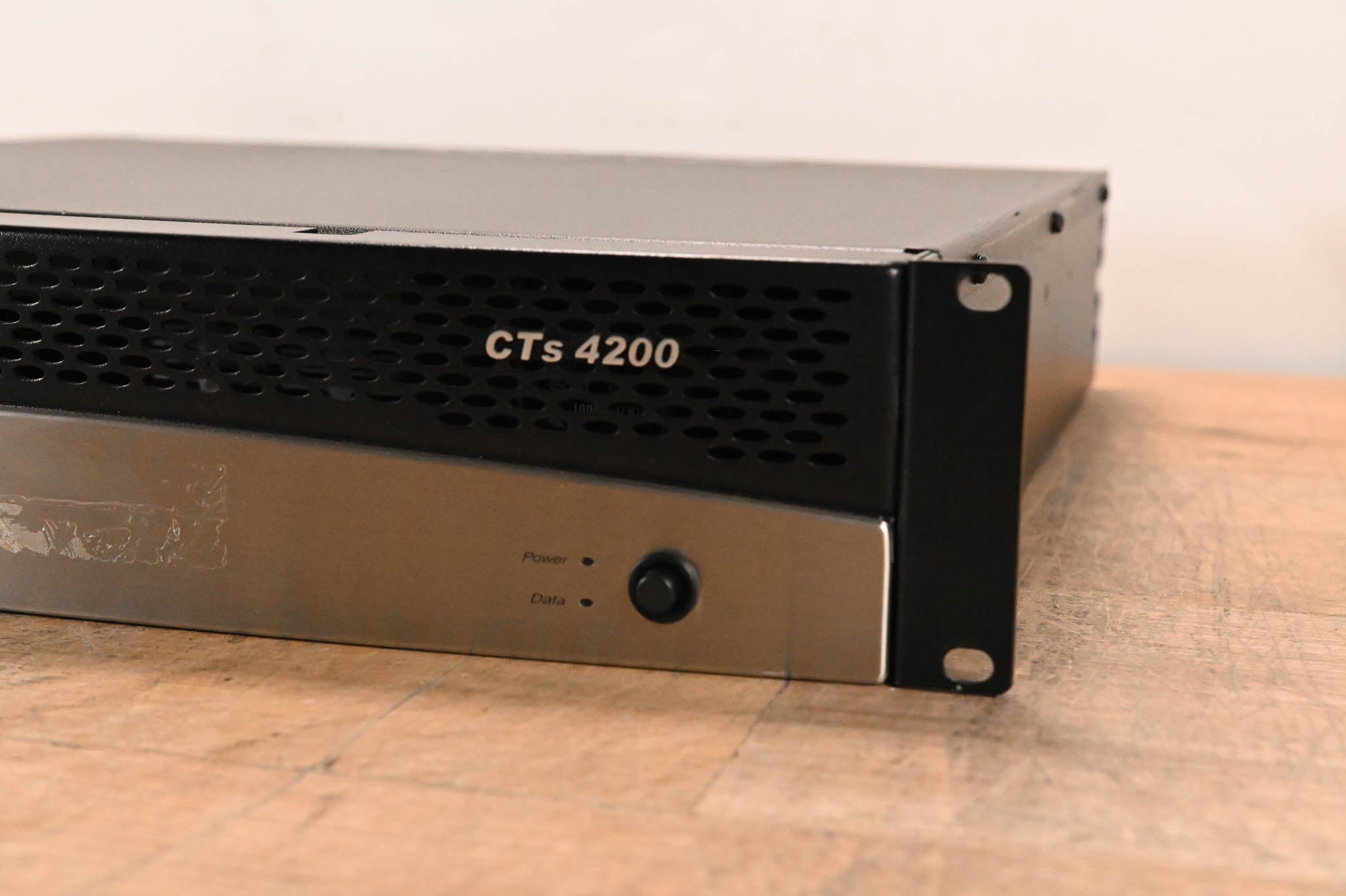 Crown CTs 4200 Four-Channel, 260W Power Amplifier