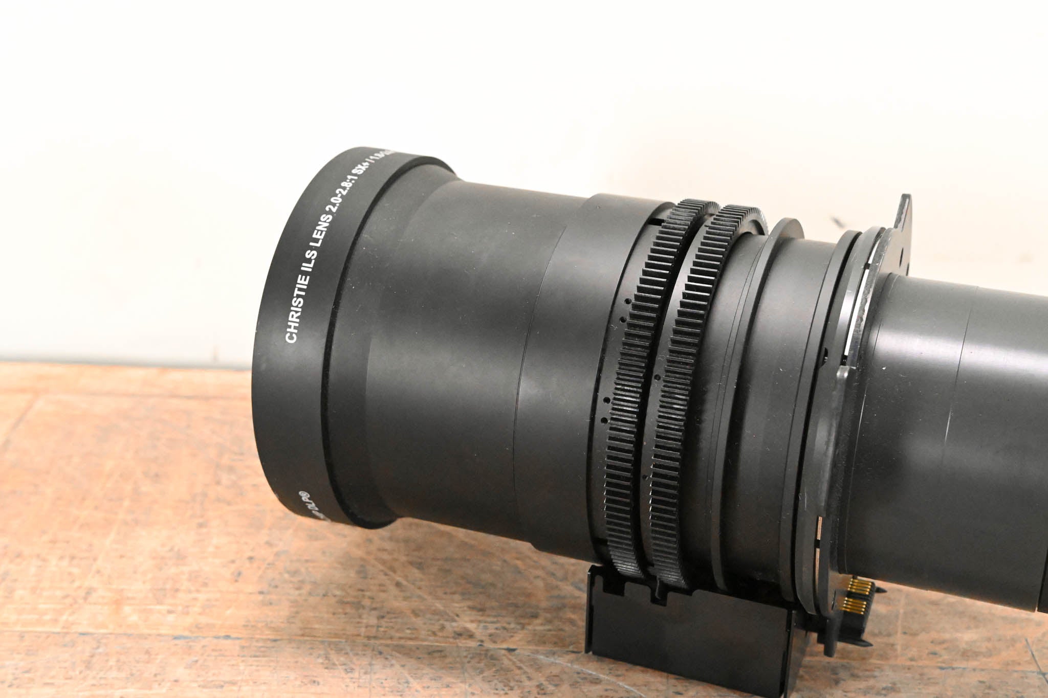 Christie ILS Lens 2.0-2.8:1 SX+ / 1.8-2.6:1 HD 0.95" 3-Chip DLP Lens