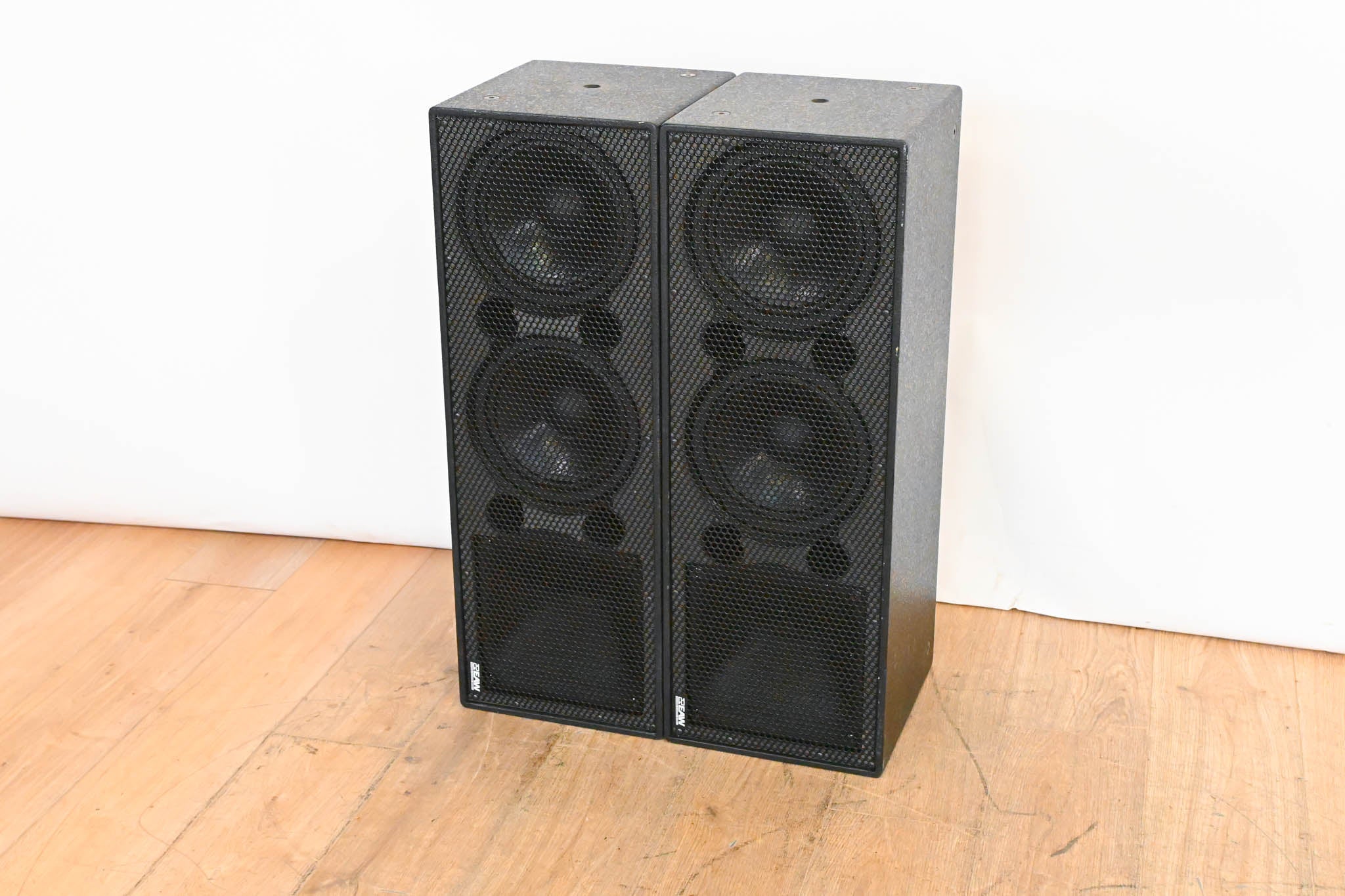 EAW UB82e 2-Way Passive Full Range Loudspeaker (PAIR)