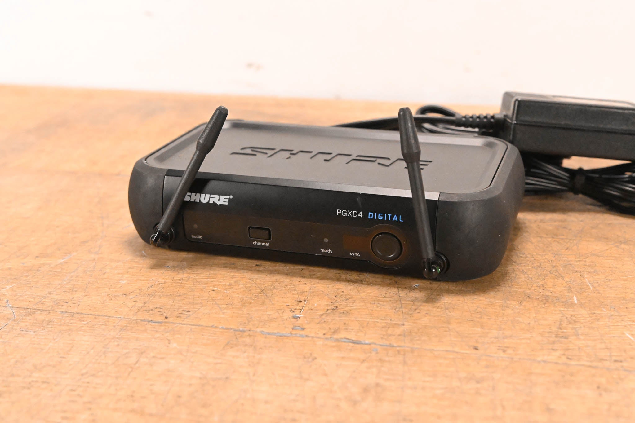 Shure PGXD24/BETA58-X8 Digital Wireless Handheld Microphone System