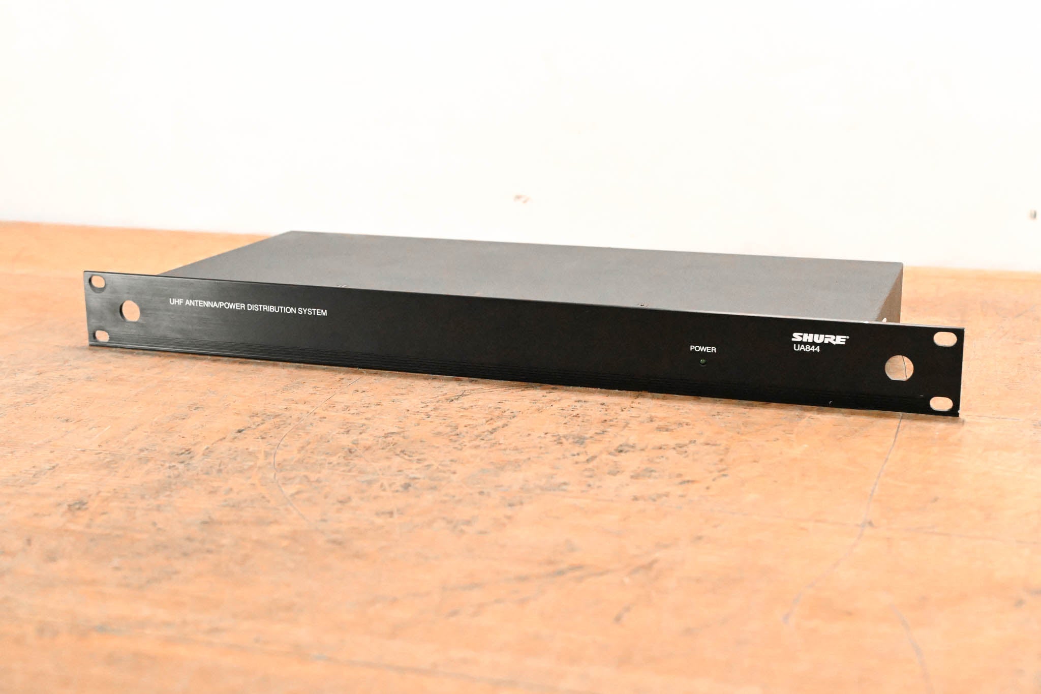 Shure UA844SWB Antenna Distribution System - 470-952 MHz NO POWER SUPPLY