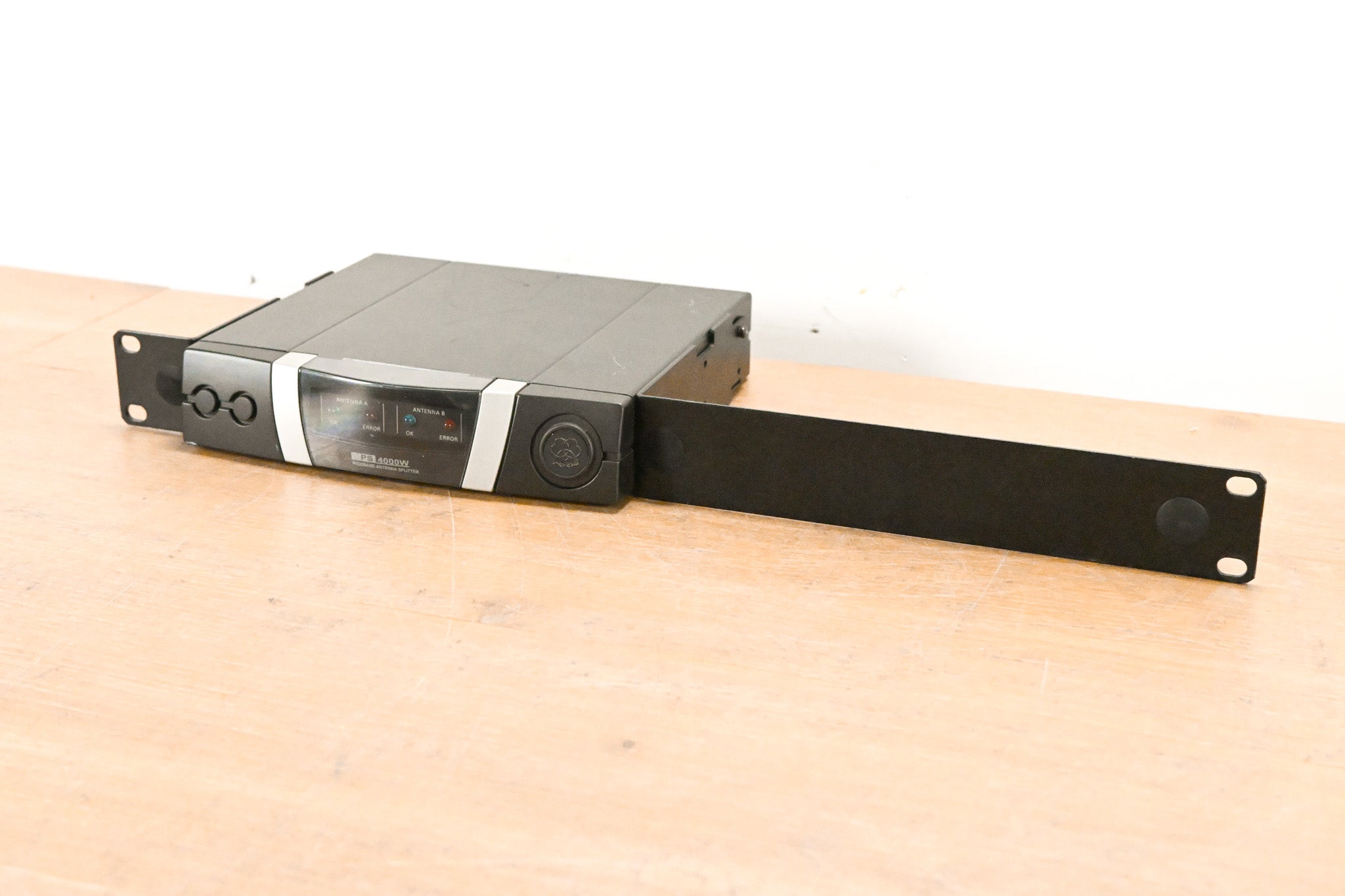 AKG PS4000 1-Input, 4-Output Wide Band Antenna Splitter NO POWER SUPPLY