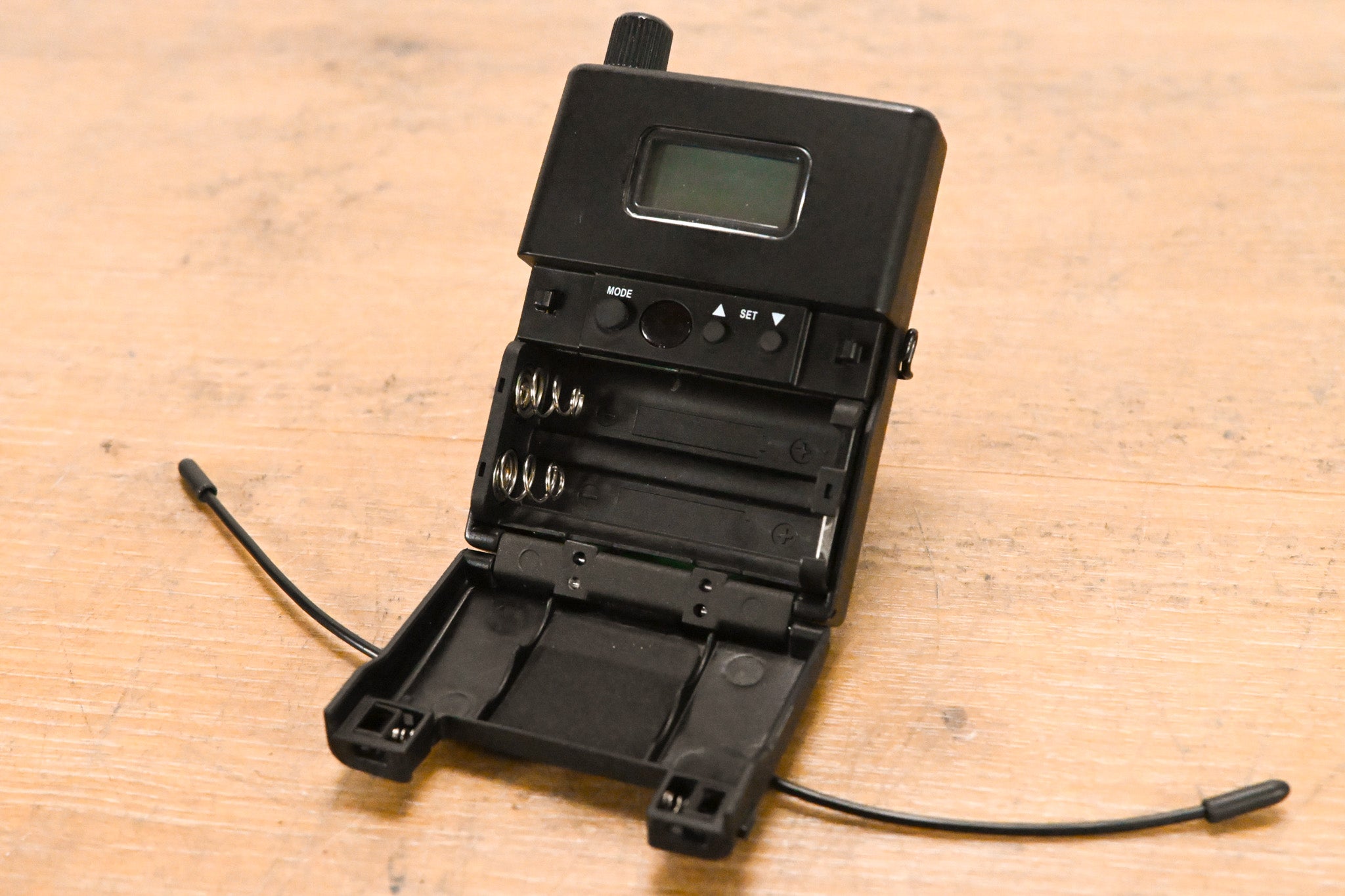 Mipro MI-909T/R Digital IEM System - 5E Range: 480-544 MHz (NO PSU)