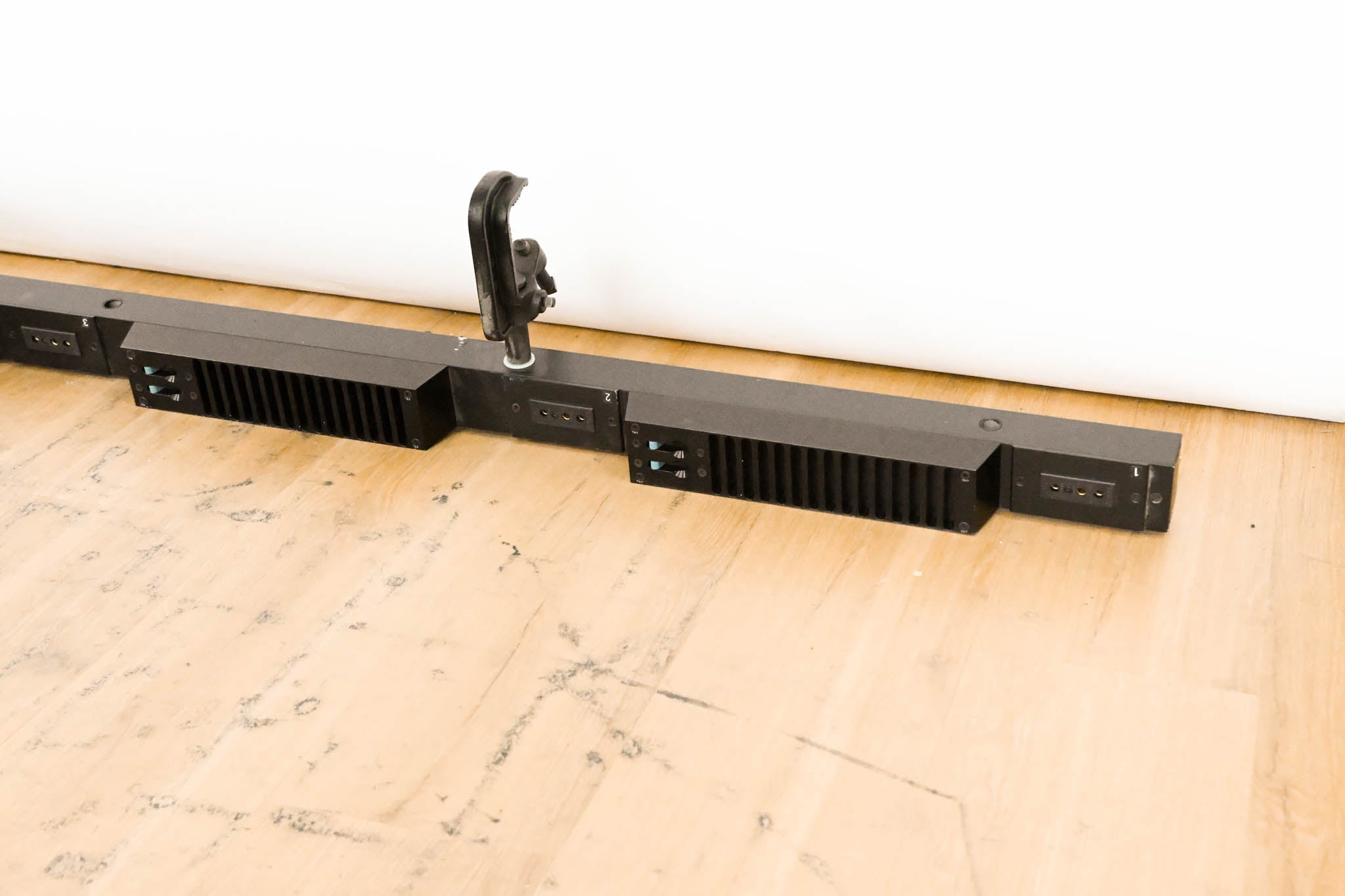 ETC SB6-10M 6 x 10A (1200W) SmartBar with Stage Pin Connectors