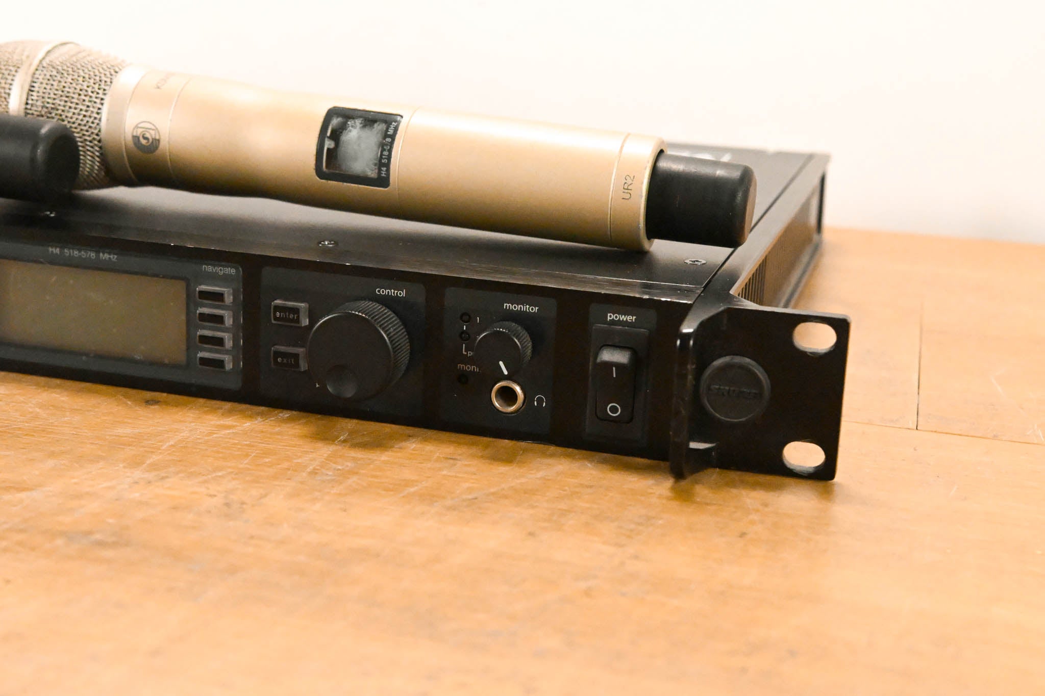 Shure UR4D+ Dual Wireless Receiver with UR2/KSM9 Mic Pair - H4 Band
