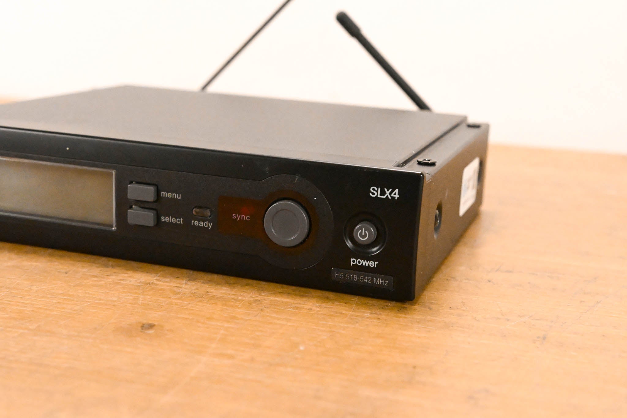 Shure SLX4 Wireless Receiver - H5 Band: 518-542 MHz (NO POWER SUPPLY)