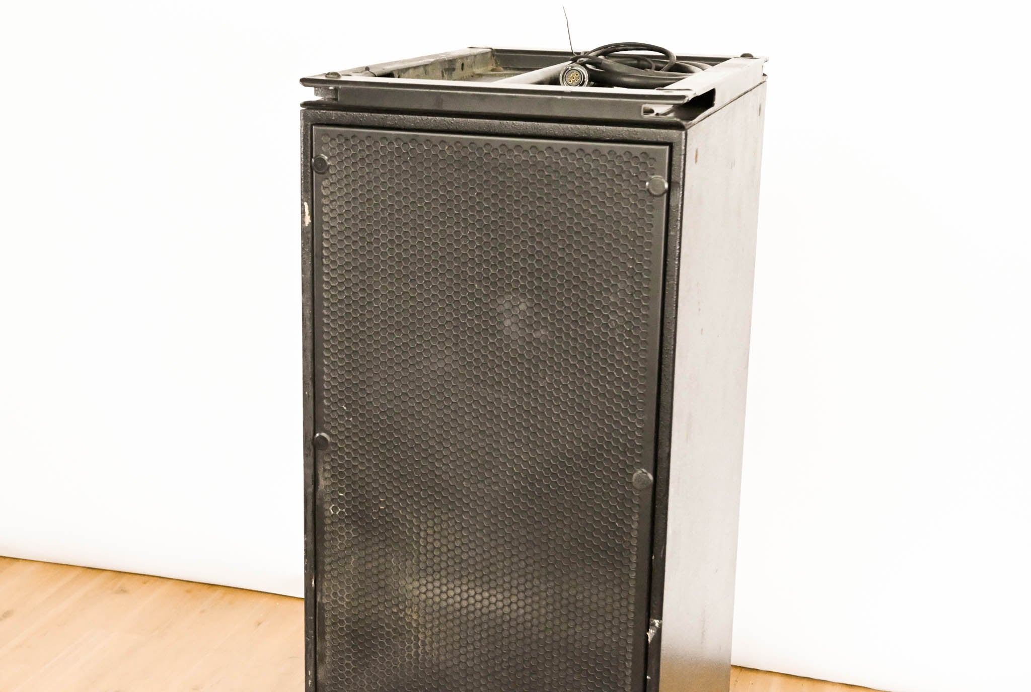 Meyer Sound M3D-SUB Active Directional Cardioid Subwoofer