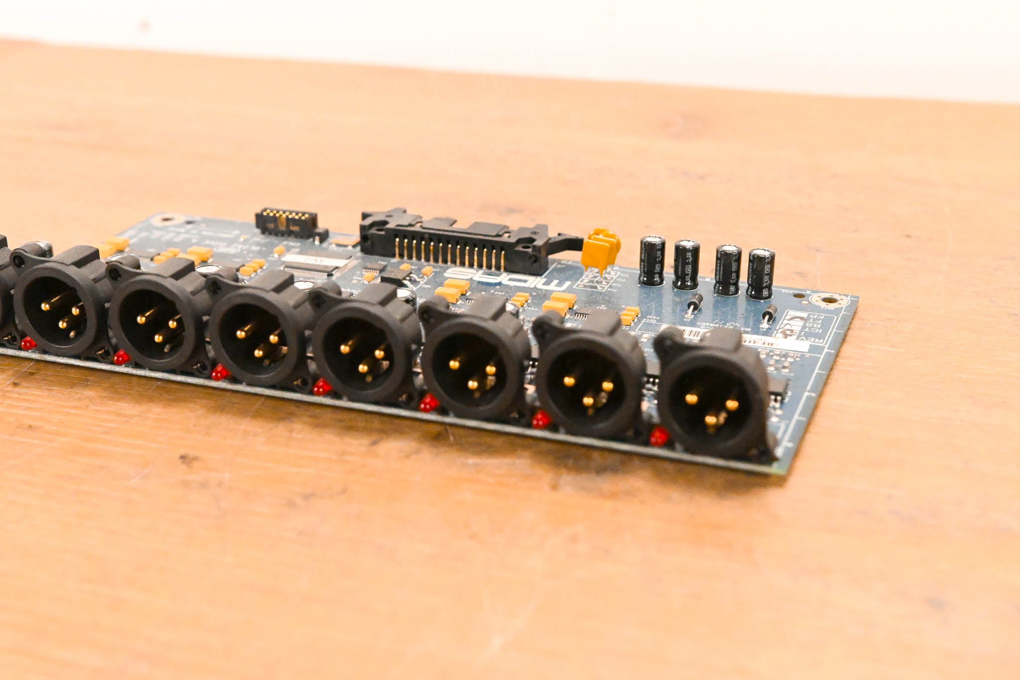 Midas DL242 Analogue Output Module 8-Channel XLR Card - Issue A