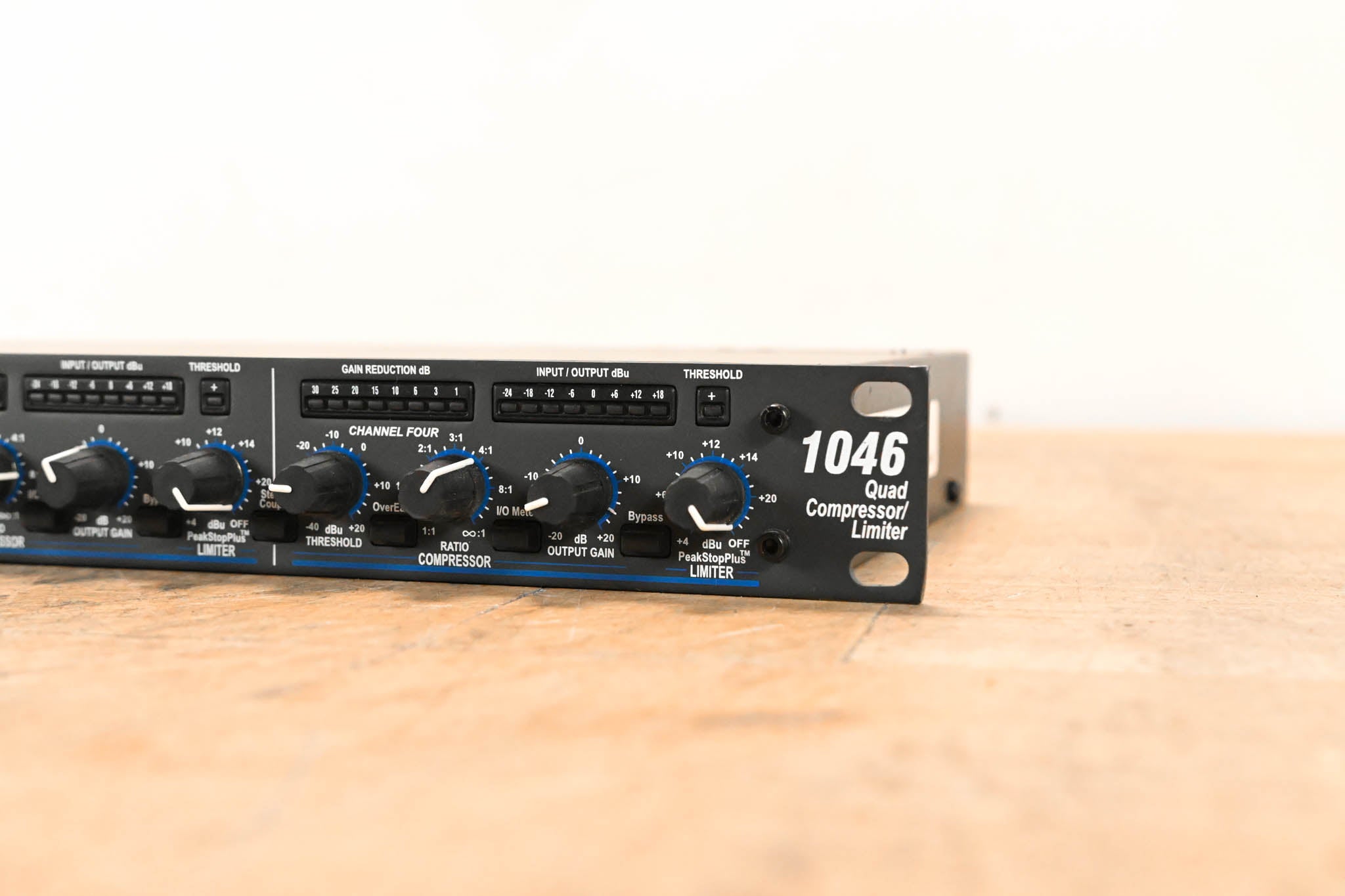 dbx 1046 Quad Compressor/Limiter