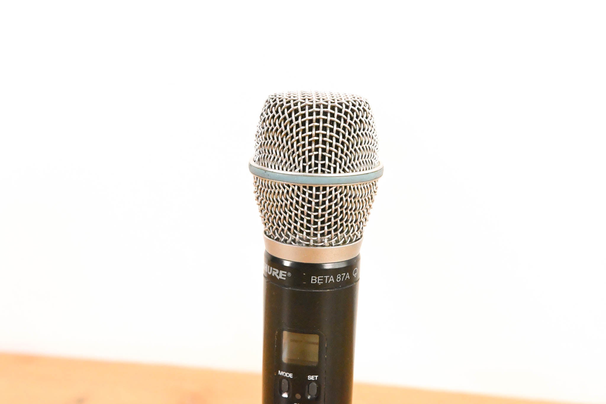 Shure ULXP24/BETA87A Handheld Wireless System - M1 Band NO POWER SUPPLY