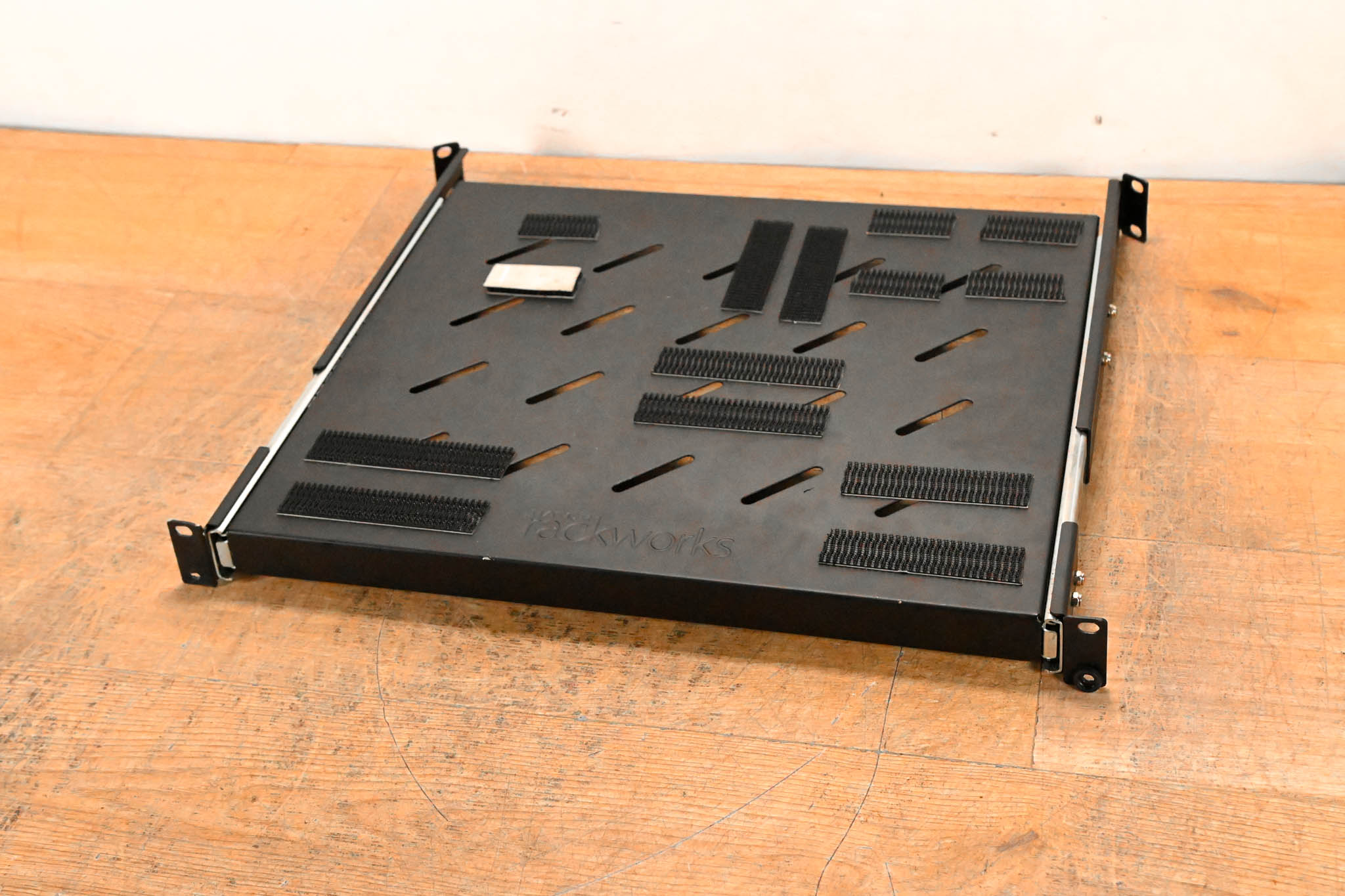 Gator Rackworks GRW-SHELF1SLD 1U Sliding Shelf, 13.8″ Deep