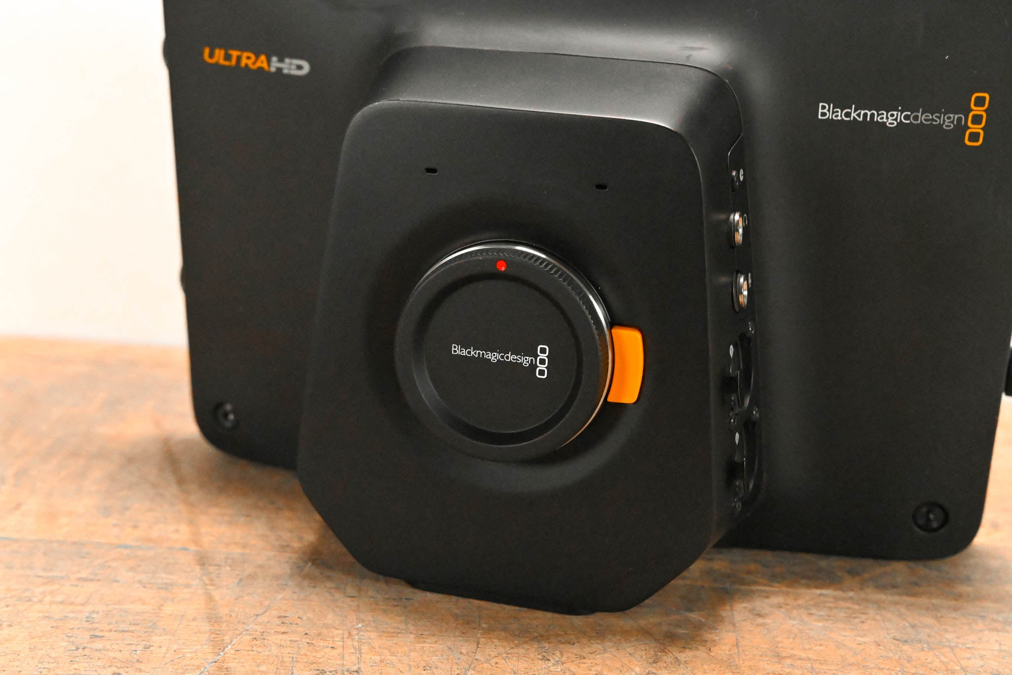 Blackmagic Design Studio Camera 4K 2