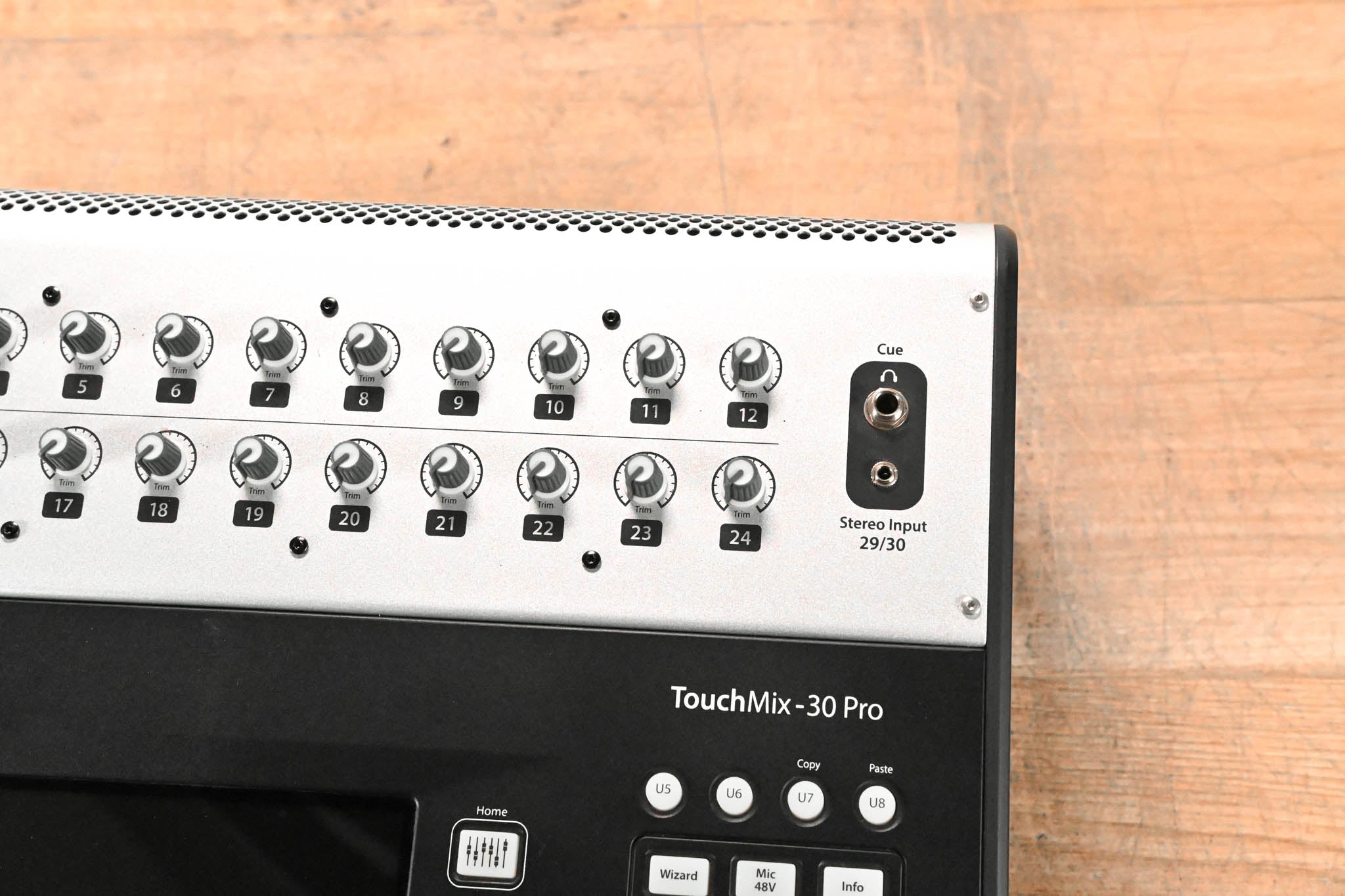 QSC Touchmix-30 Pro 32-Channel Professional Digital Mixer