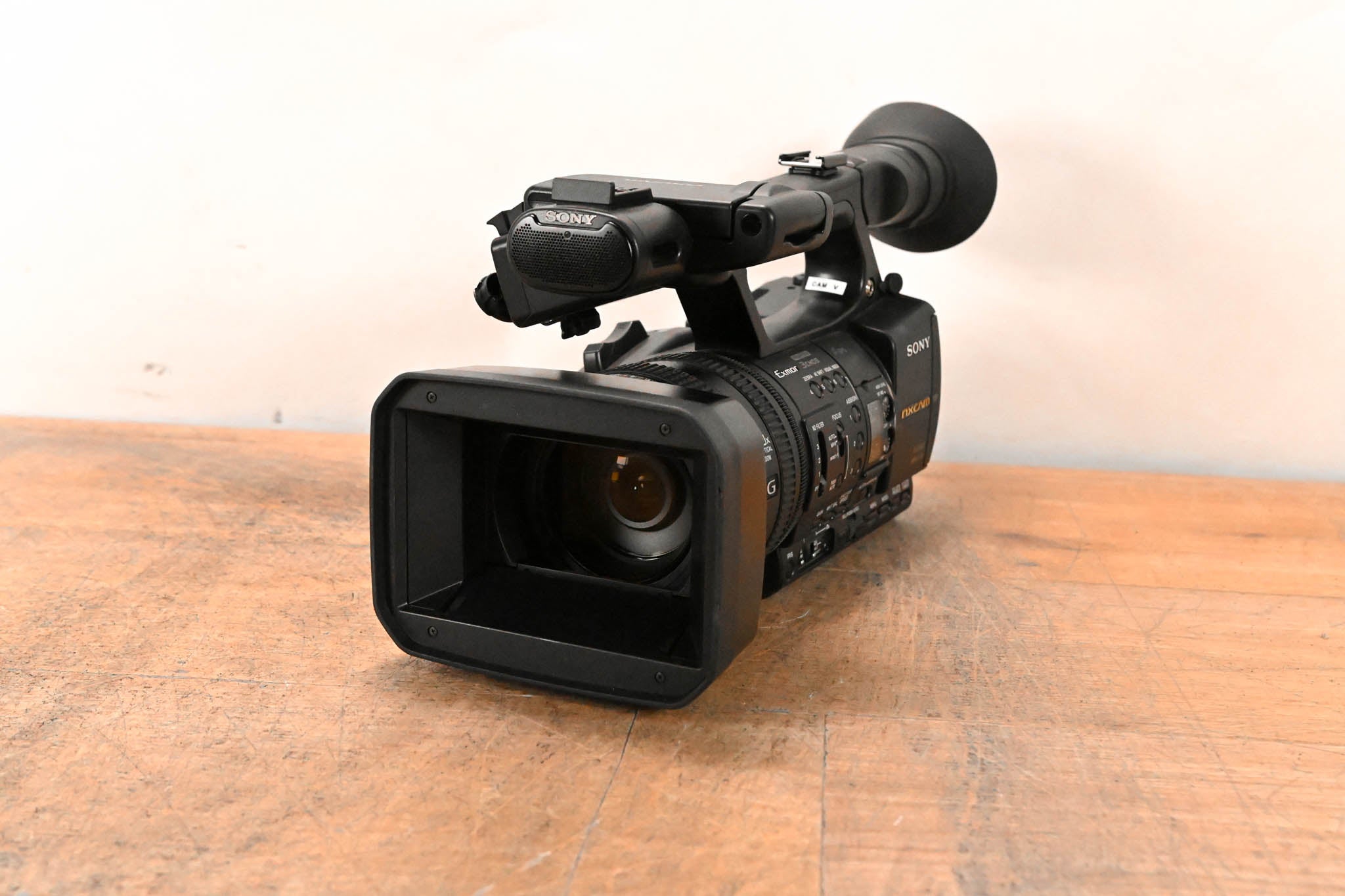 Sony HXR-NX5U NXCAM Professional Camcorder CG01SZH