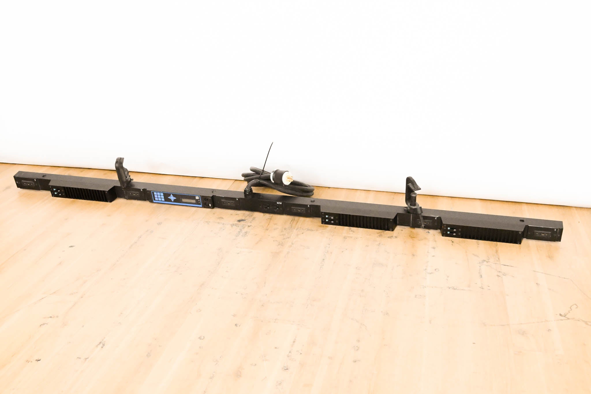 ETC SB6-10M 6 x 10A (1200W) SmartBar with Stage Pin Connectors