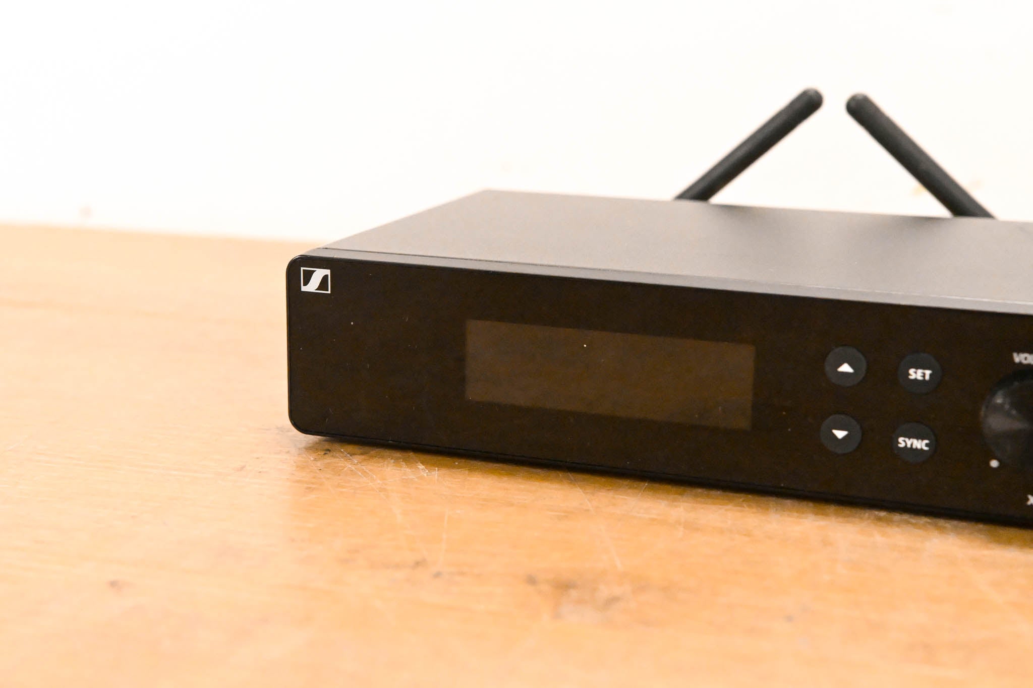 Sennheiser XSW 2-835 Wireless Handheld Microphone System - 548-572 MHz