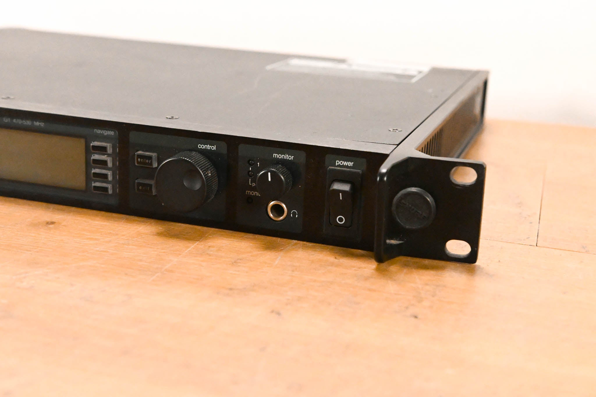 Shure UR4D Dual Wireless Receiver with one UR1 Bodypack - G1