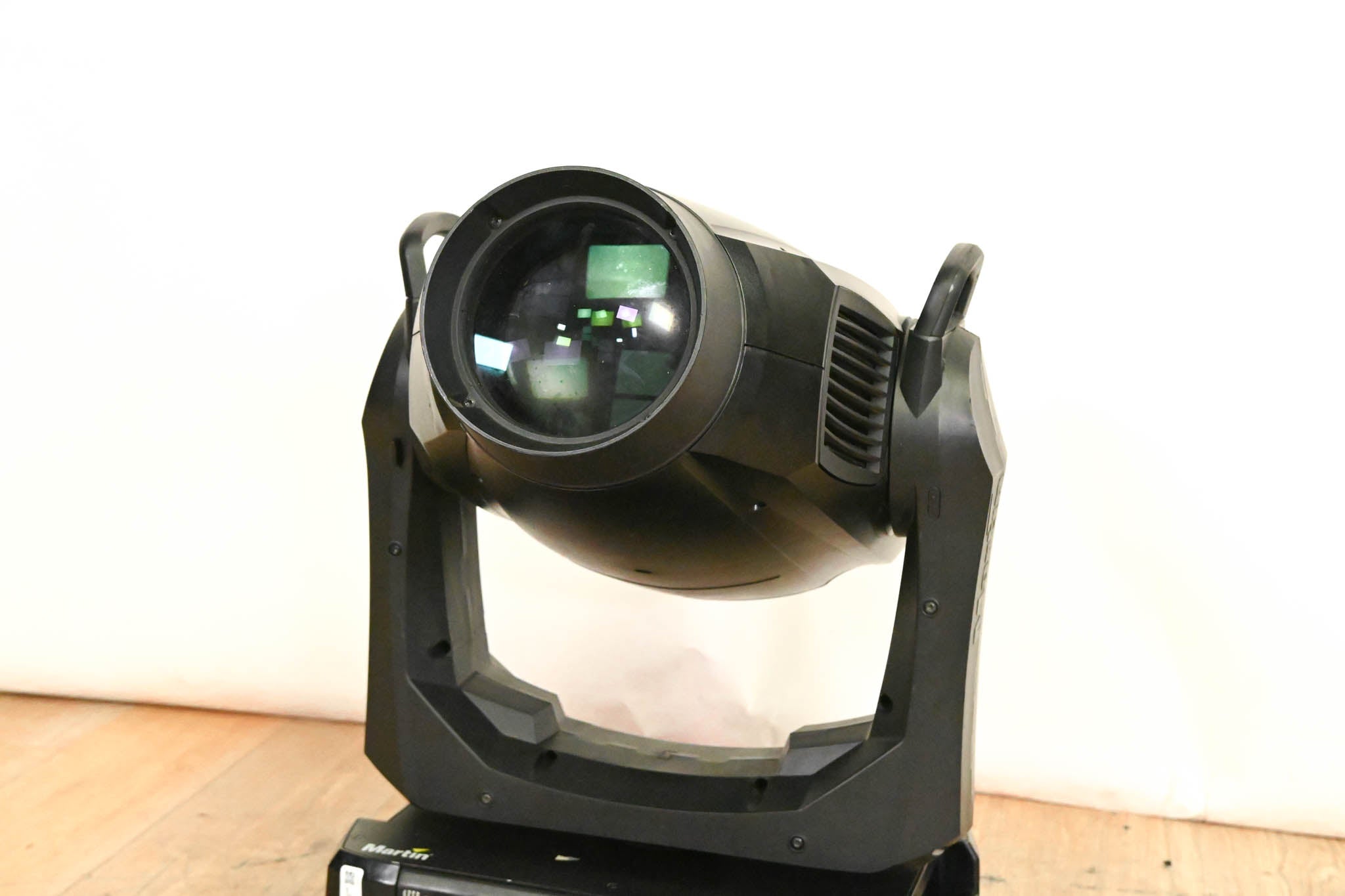 Martin MAC Viper Profile High Output Discharge-Based Moving Light