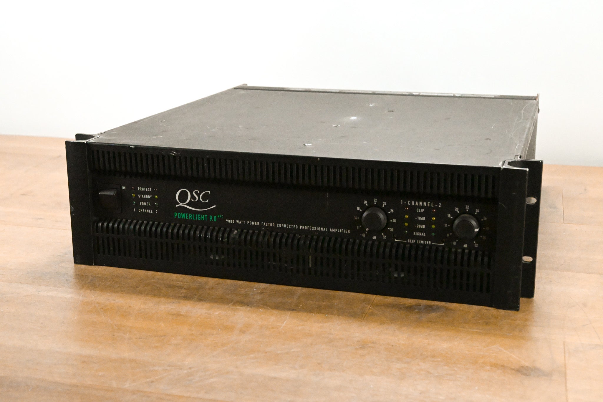 QSC PowerLight 9.0 PFC Power Factor Corrected 2-Channel Power Amplifier