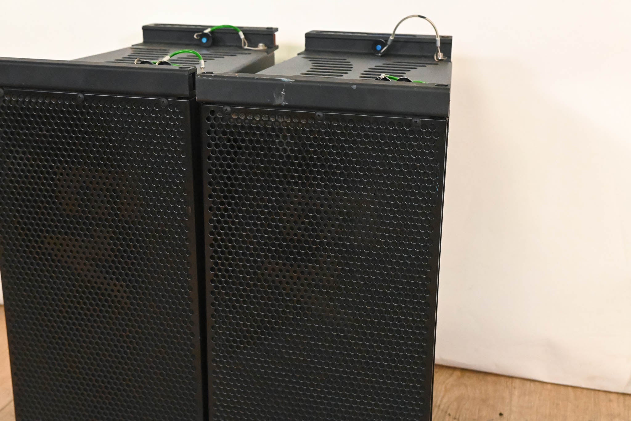 Electro-Voice (EV) XLE181 8" 2-Way Passive Line Array Speaker (PAIR)