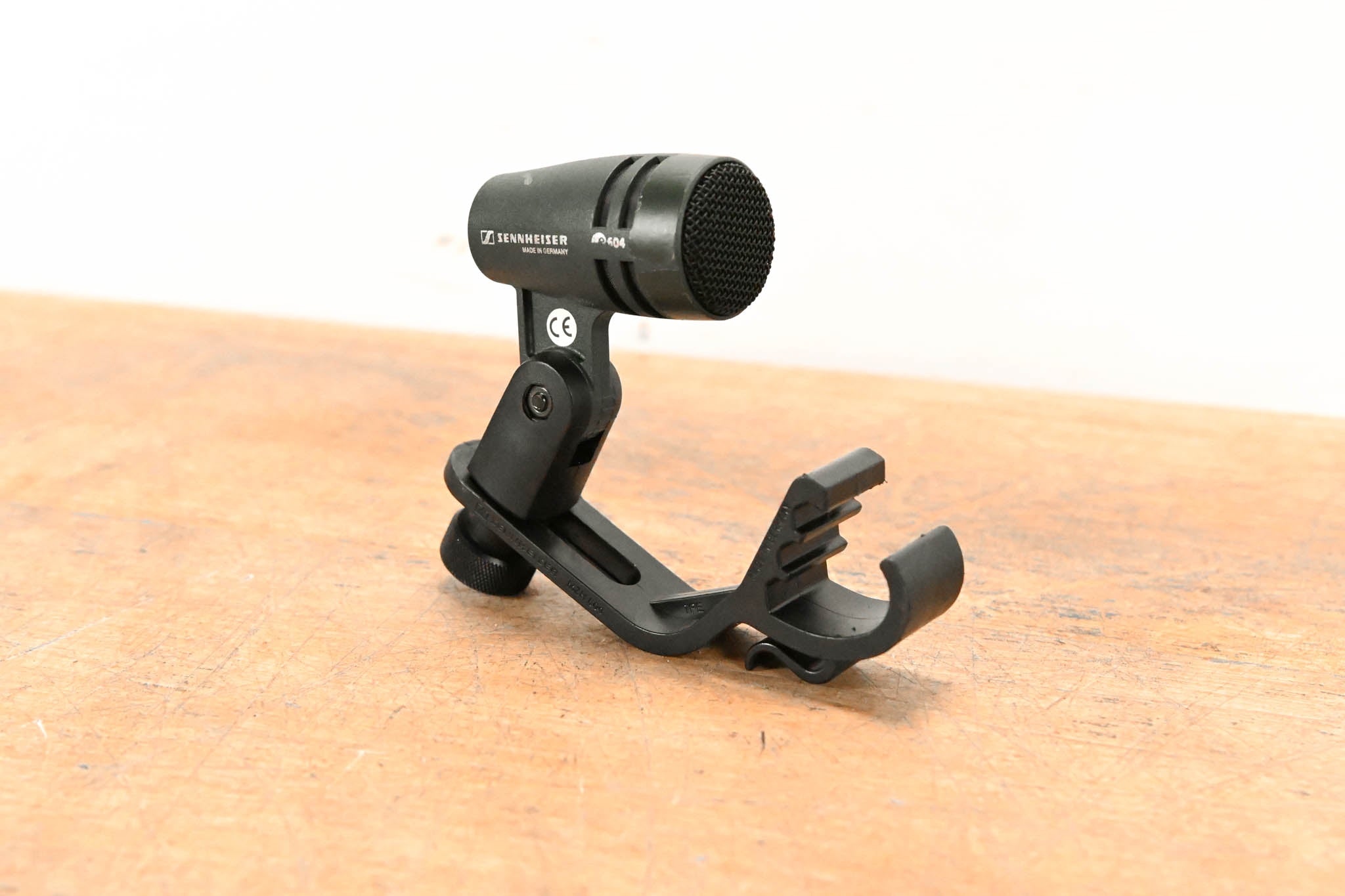 Sennheiser e 604 Dynamic Cardioid Instrument Microphone