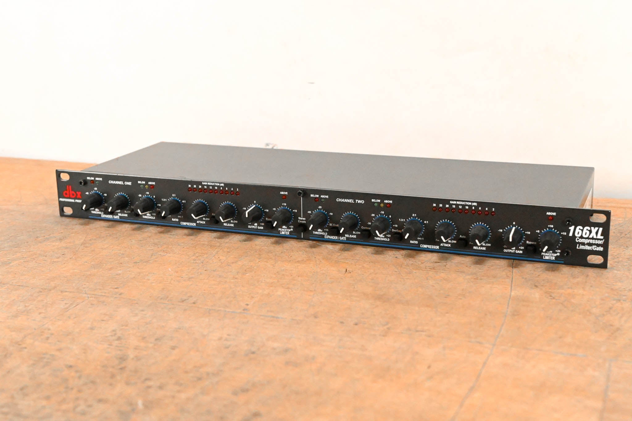 dbx 166XL 2-Channel Compressor/Limiter/Gate