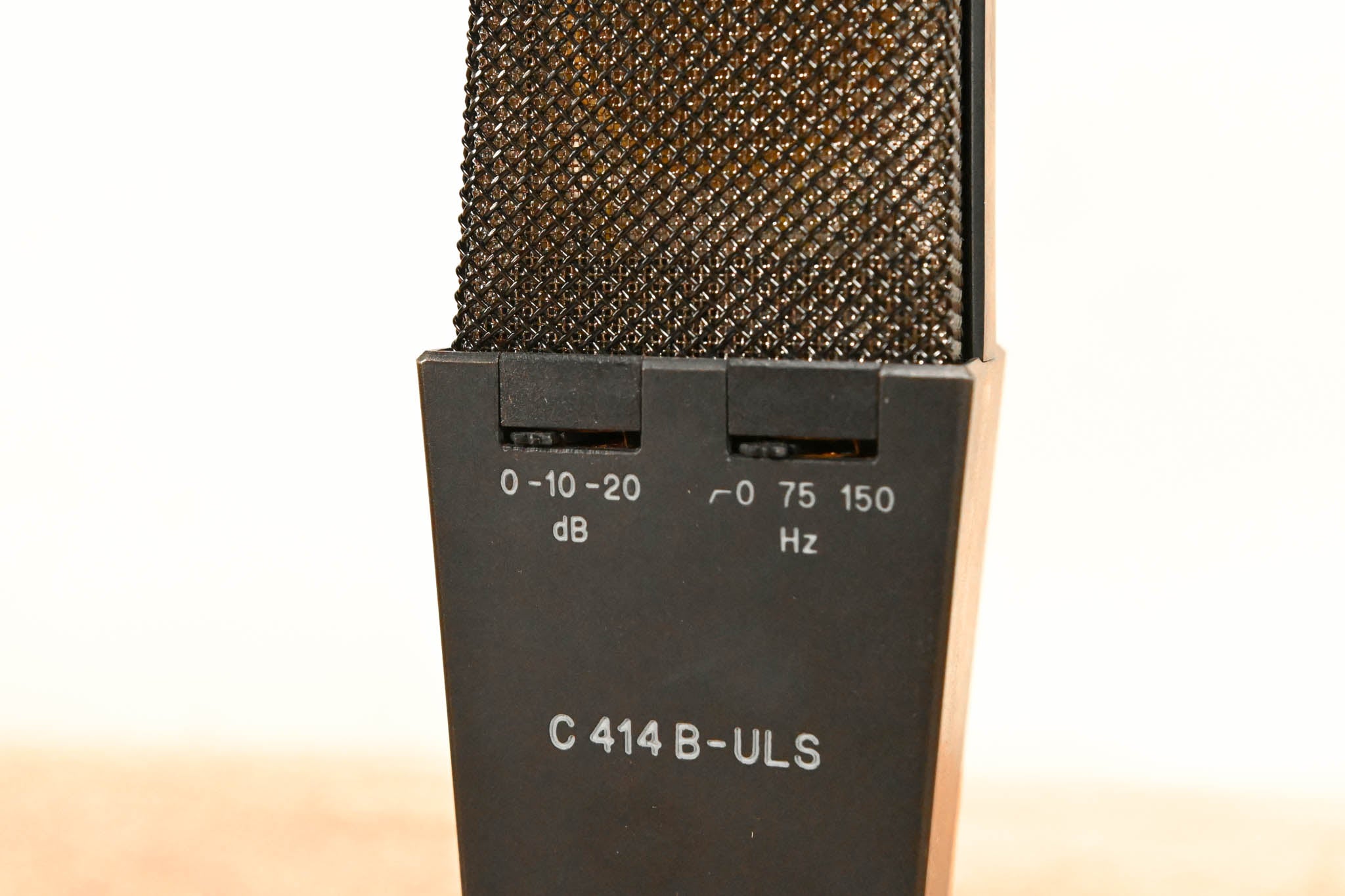 AKG C414 B ULS Large Diaphragm Multipattern Condenser Microphone