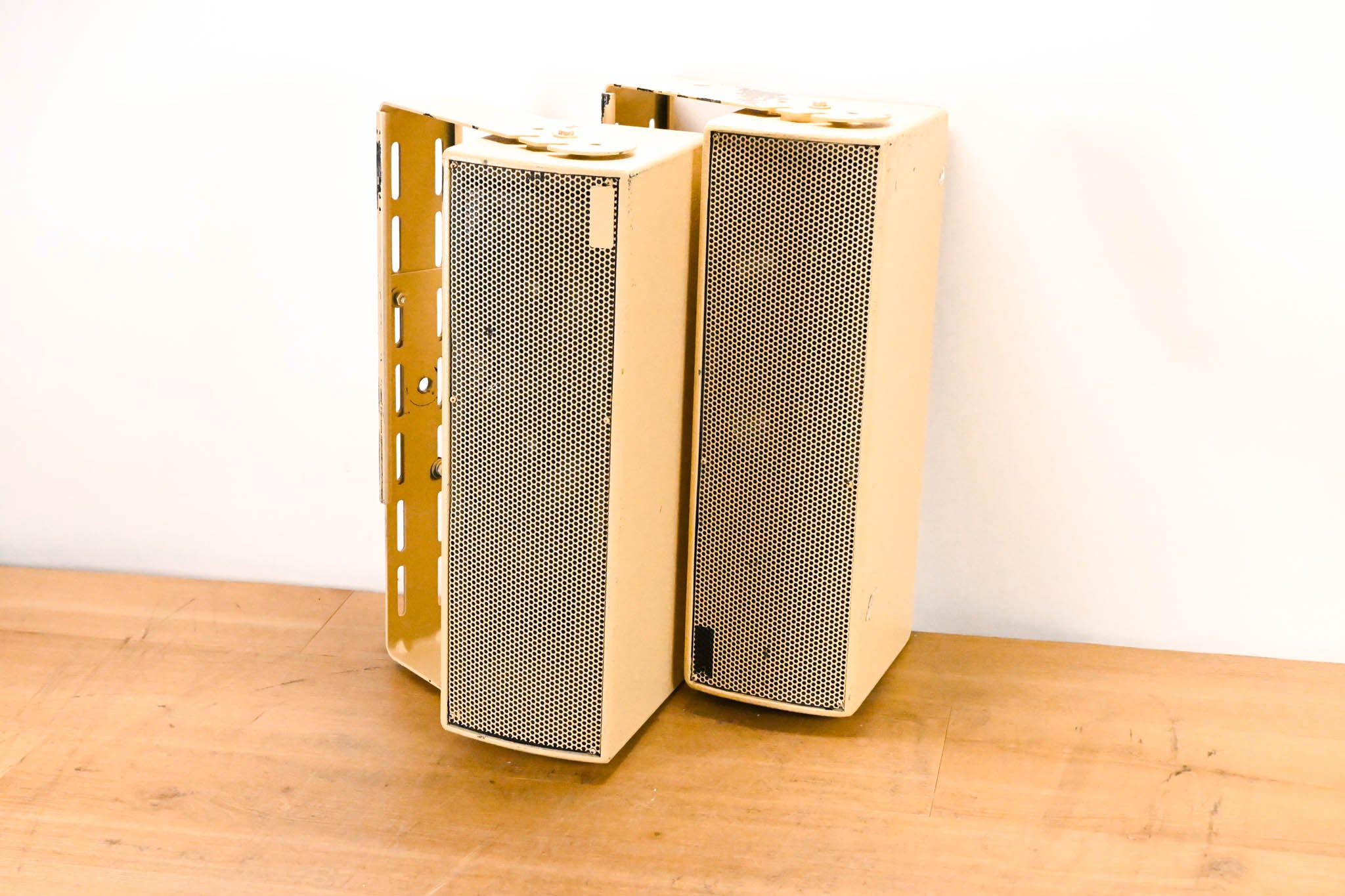 EAW UB52 Two-Way Full-Range Loudspeaker (PAIR)
