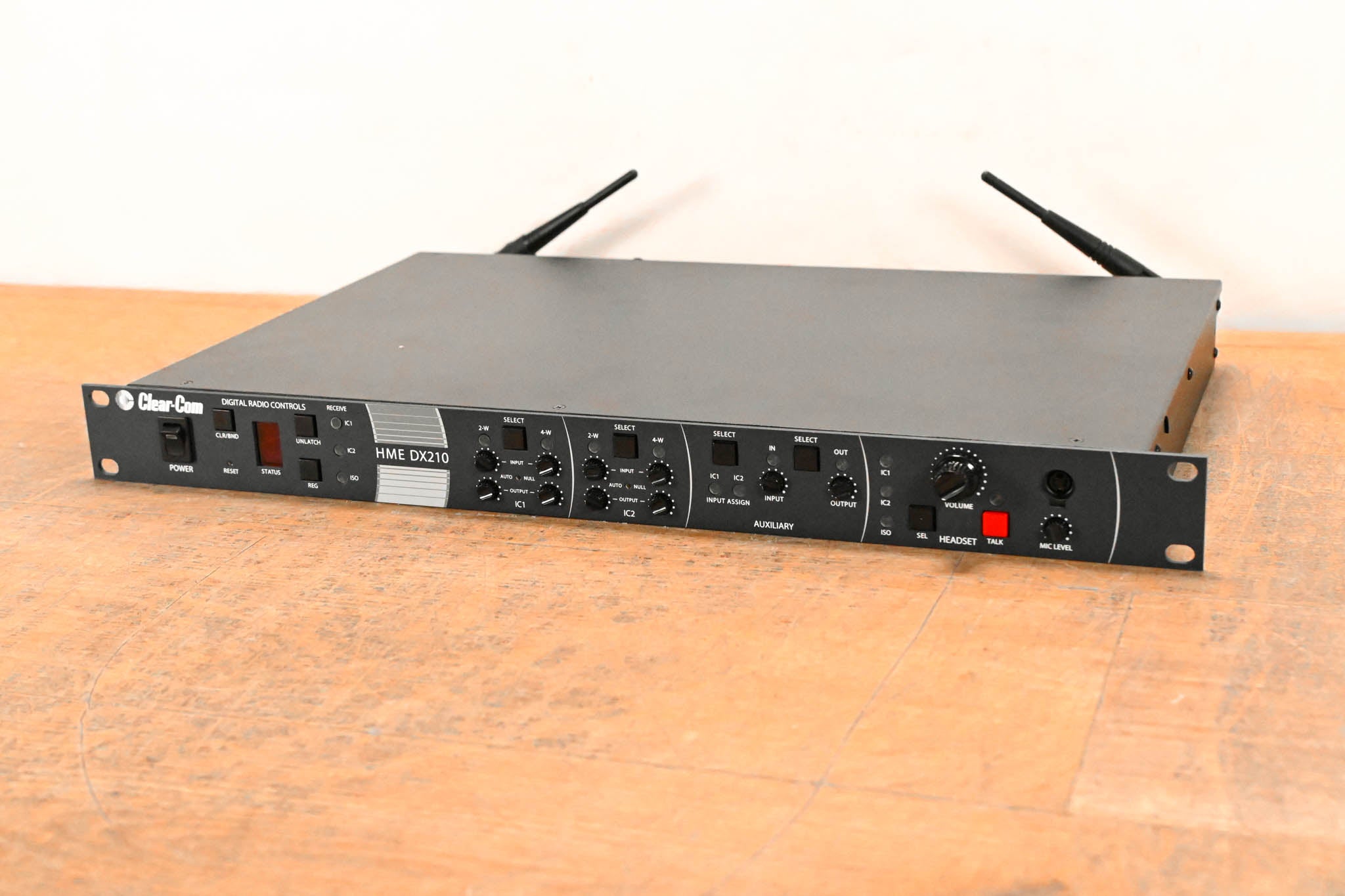 Clear-Com HME DX210 Digital Wireless Intercom System