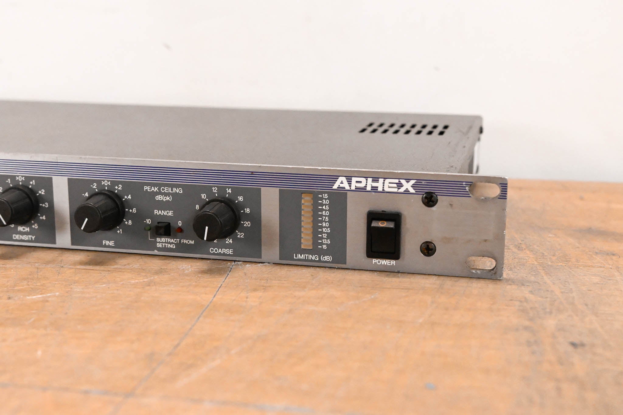 Aphex 720 DOMINATOR II Precision Multiband Peak Limiter