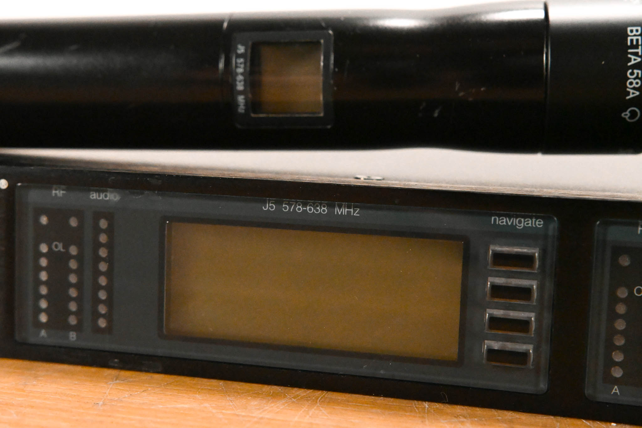 Shure UR4D+ Dual Wireless Receiver with UR2/BETA58A Mic Pair - J5 Band