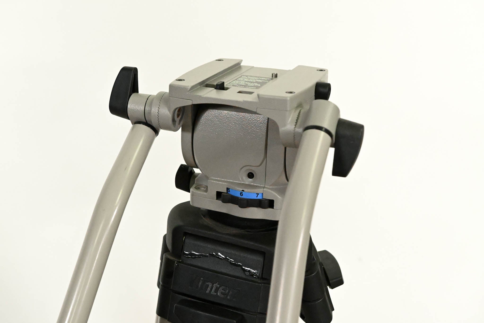 Vinten Vision 3 Fluid Head with Two-Stage Aluminum Tripod