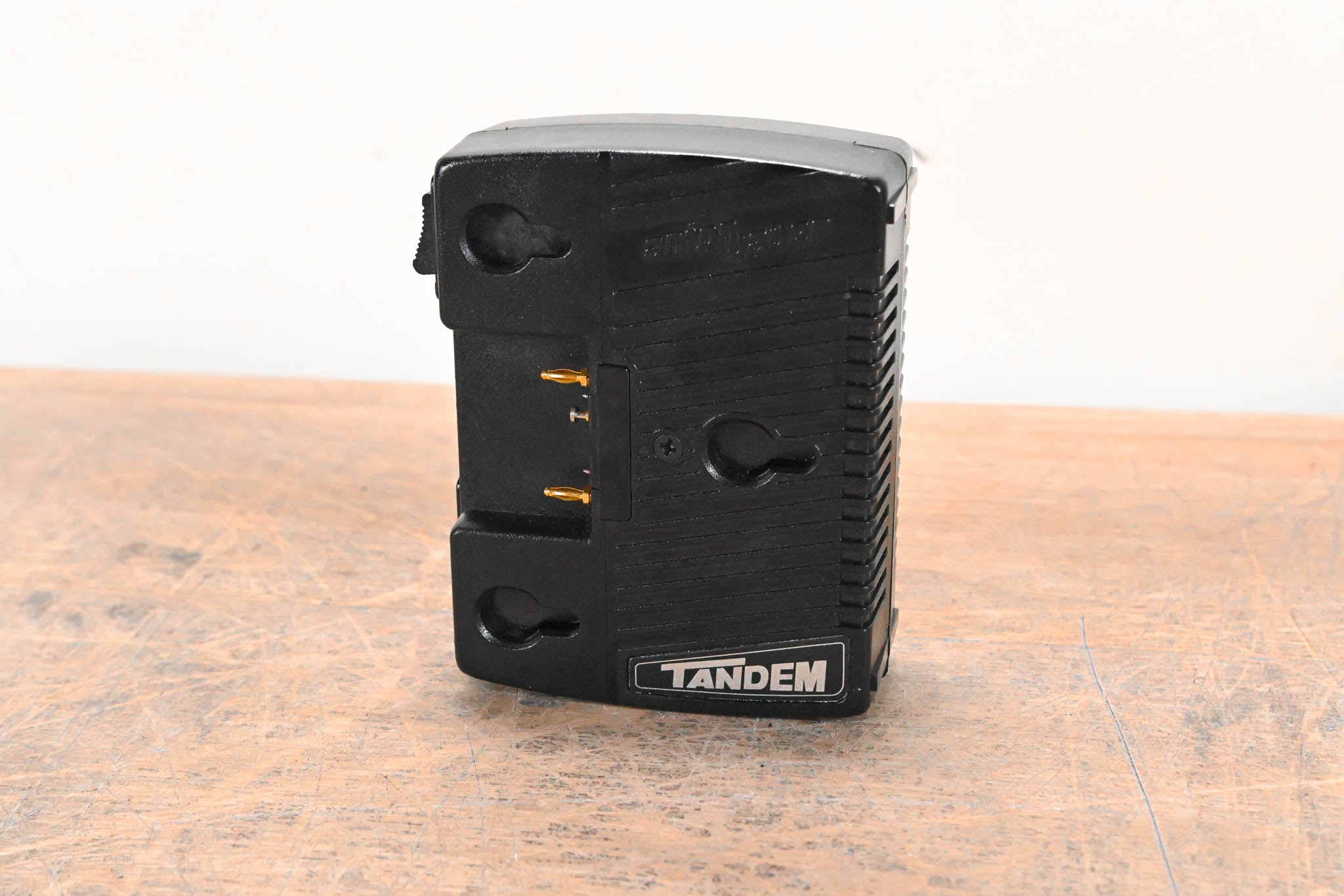 Anton Bauer Tandem-70 On-Camera AC Power/Charger