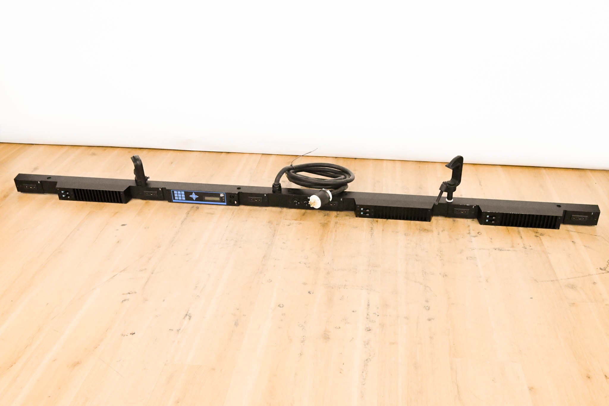 ETC SB6-10M 6 x 10A (1200W) SmartBar with Stage Pin Connectors