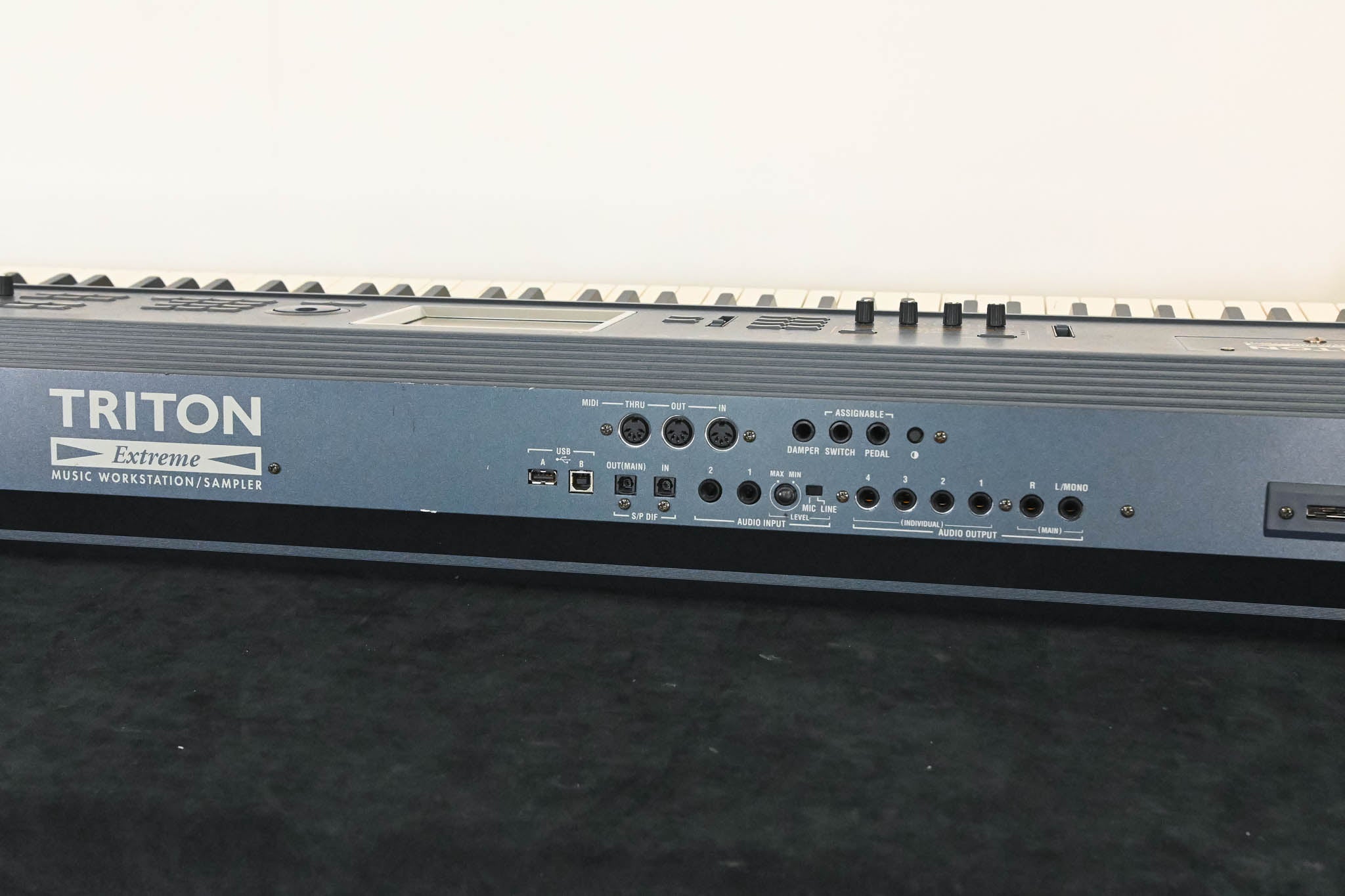Korg Triton Extreme 88 88-Key 120-Voice Polyphonic Workstation