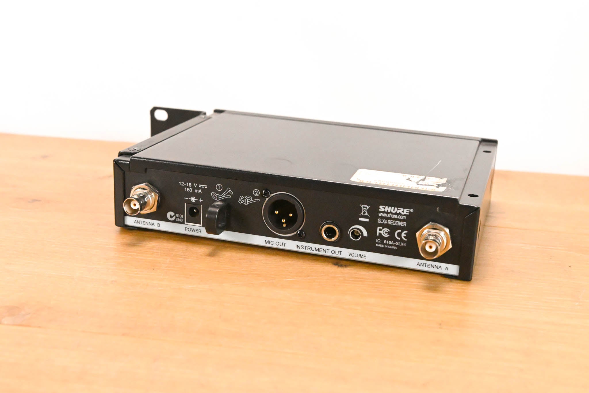 Shure SLX4 Wireless Receiver - H5 Band: 518-542 MHz (NO POWER SUPPLY)