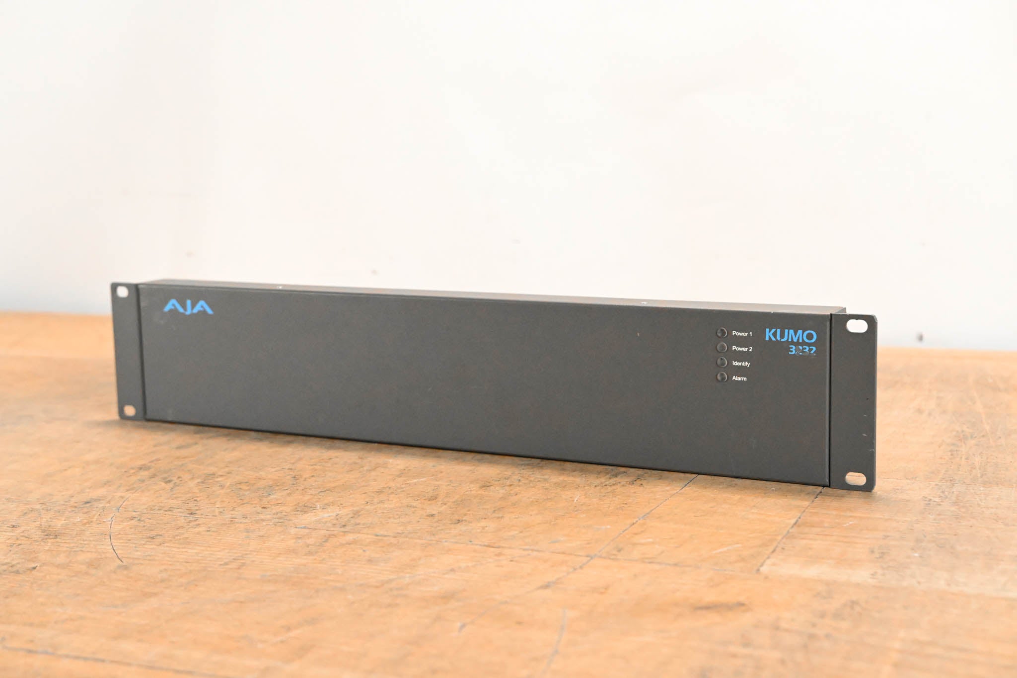 AJA KUMO 3232 2RU Compact 3G-SDI Router