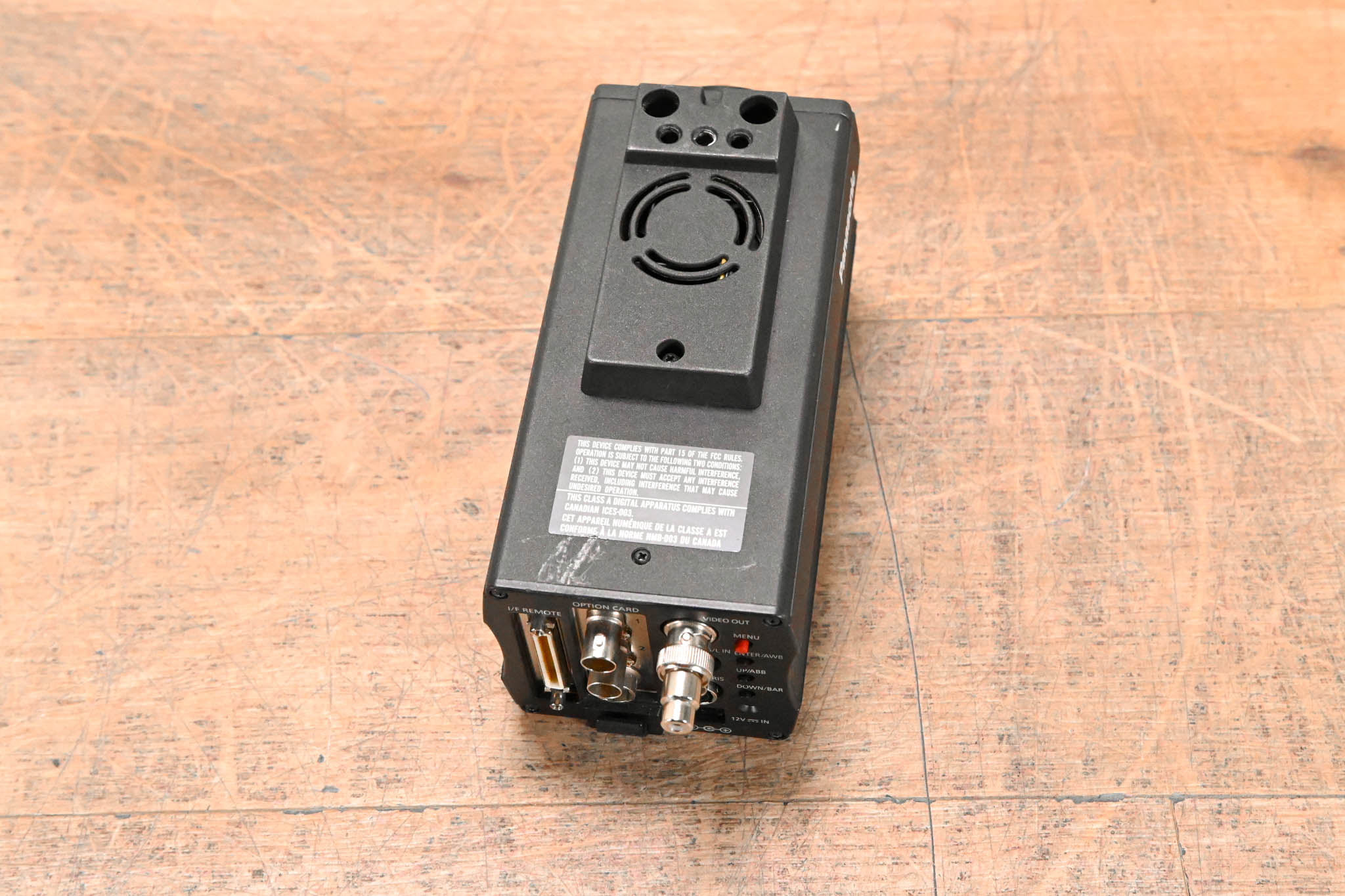 Panasonic AW-HE870 HD-Compatible 2/3 type 3CCD HD/SD Convertible Camera